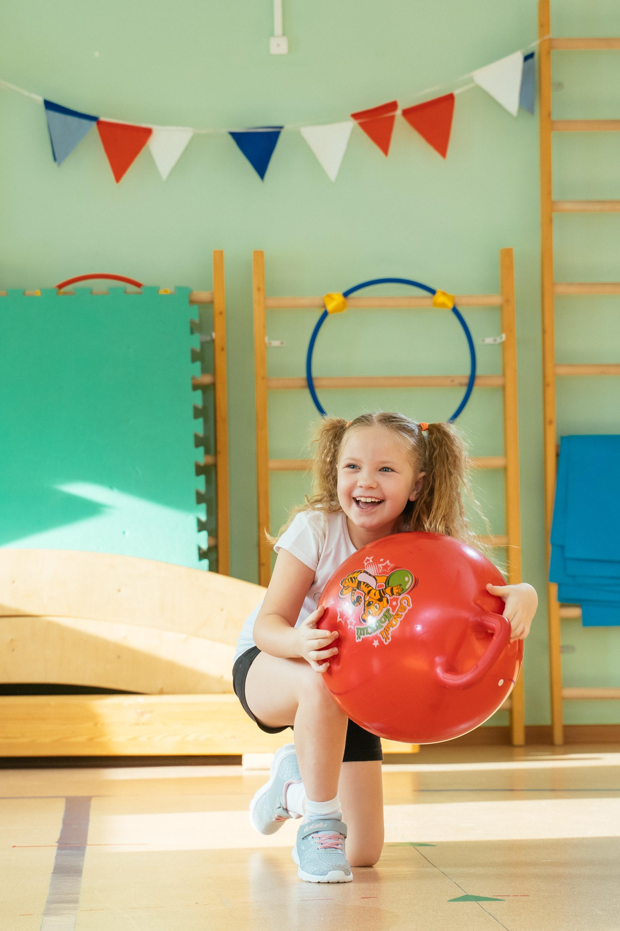 Выпускные альбомы для детского сада и школы в Красноярске Мария Русяев