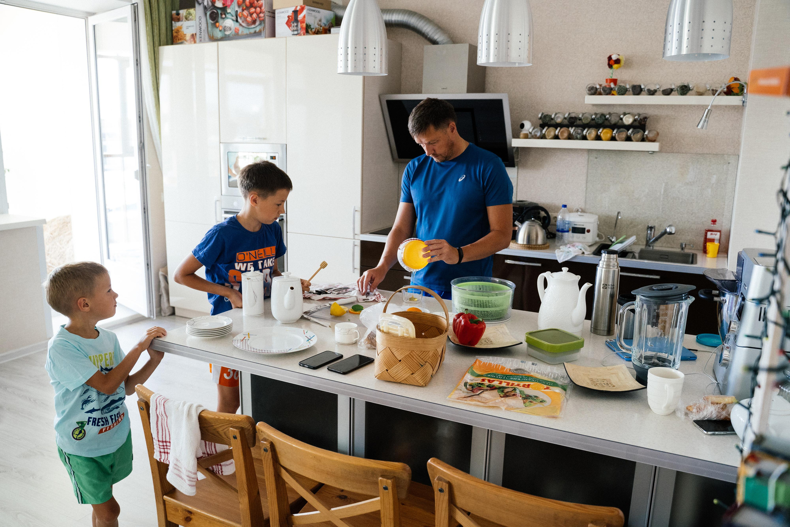 Семейный день. Выпускные альбомы для детского сада и школы в Красноярске Мария Русяев