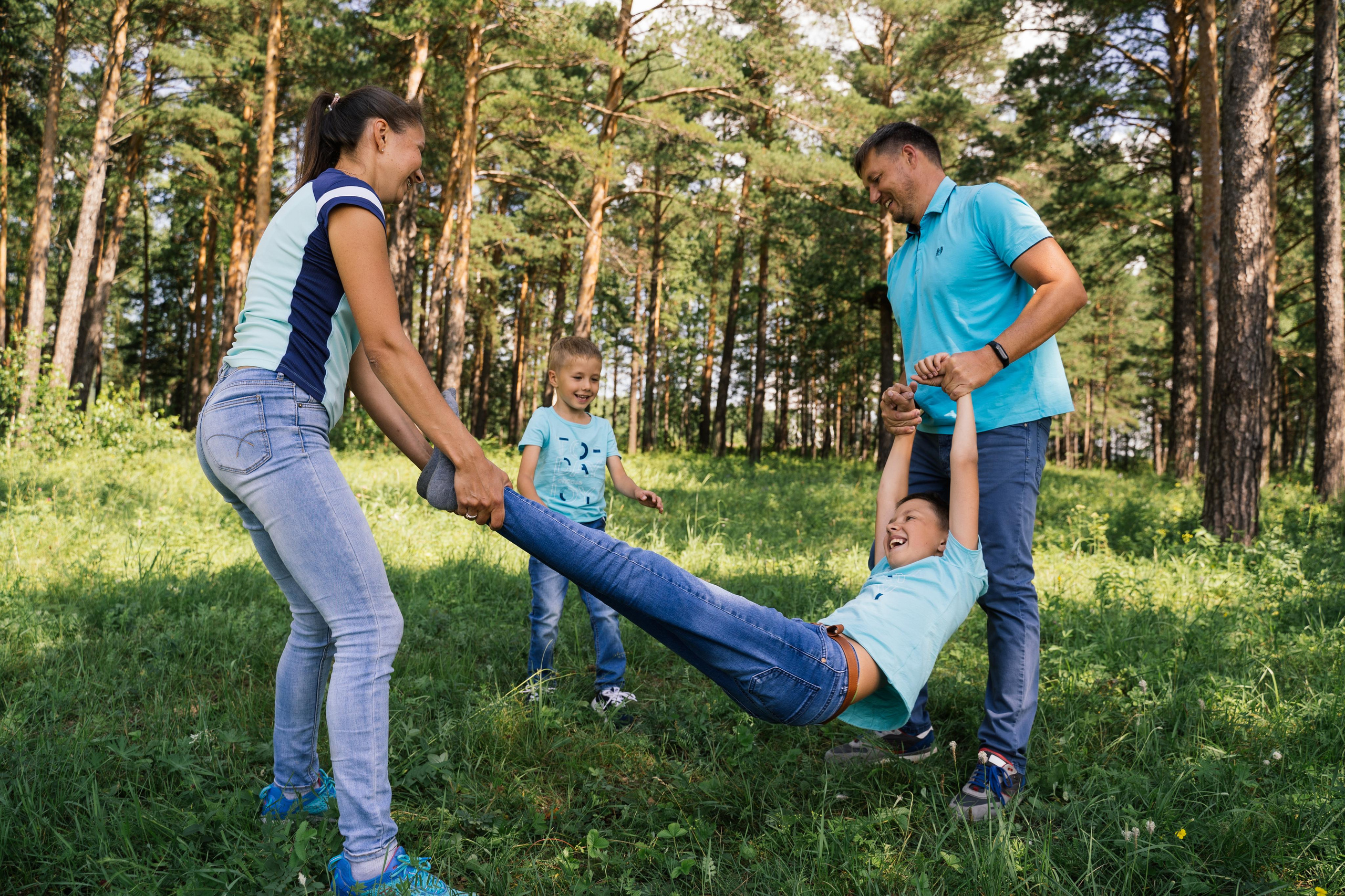 Семейный день. Выпускные альбомы для детского сада и школы в Красноярске Мария Русяев