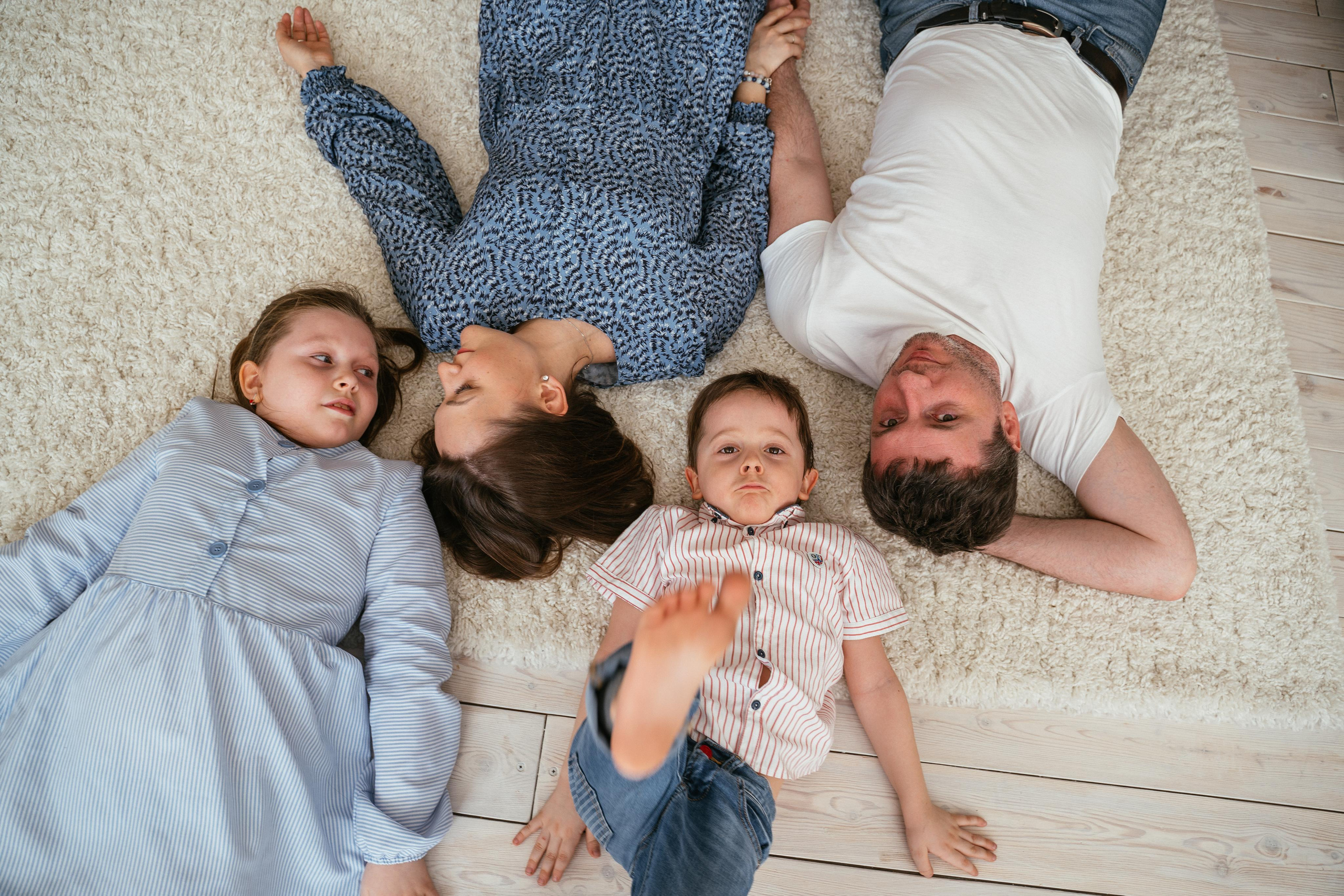 Семейная в студии. Выпускные альбомы для детского сада и школы в Красноярске Мария Русяев