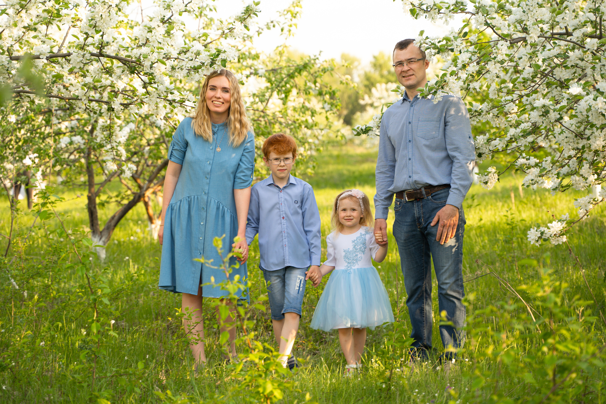 Семейная весенняя. Выпускные альбомы для детского сада и школы в Красноярске Мария Русяев