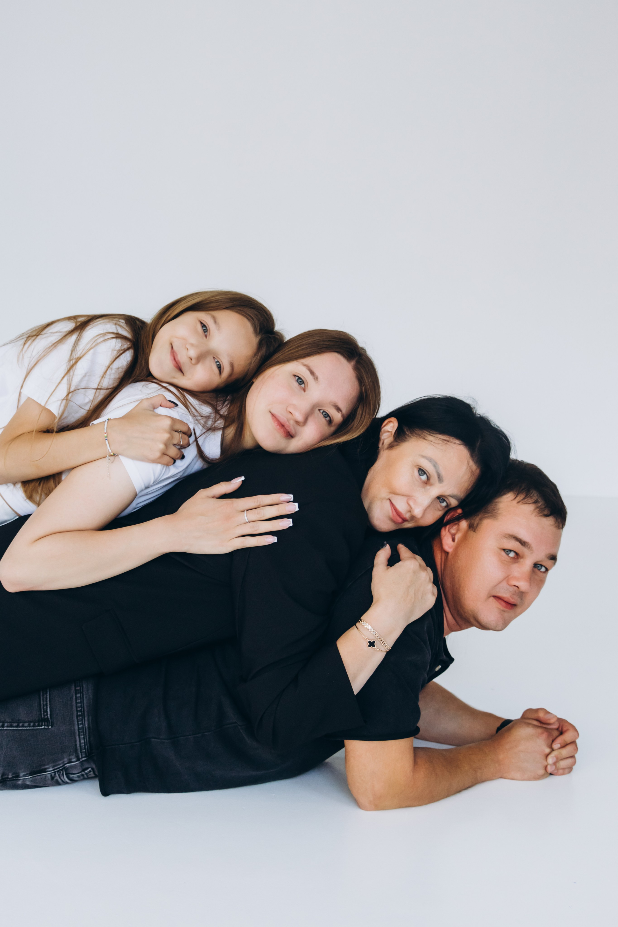 Семейная фотосессия в студии, Екатеринбург. Фотограф в Екатеринбурге Пойгина Елена