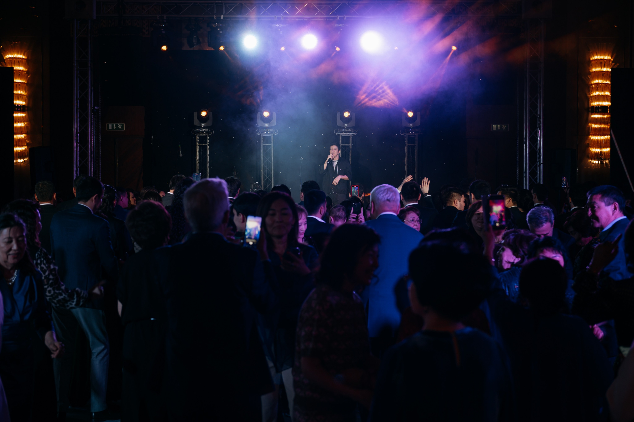 ФОТОГАЛЕРЕЯ. Ведущий мероприятии в Астане Акылбеков Алмас