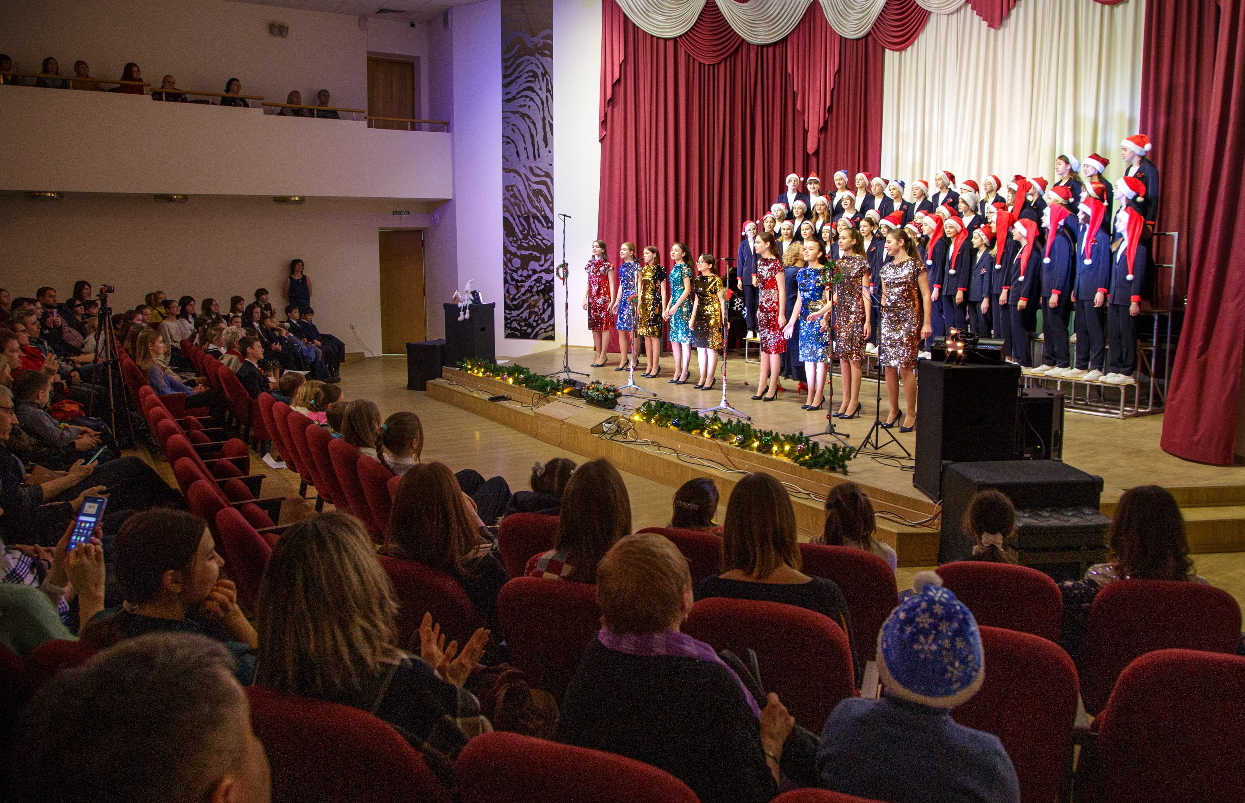 Выступление хоровых коллективов. Фотограф Юлия Близнецова