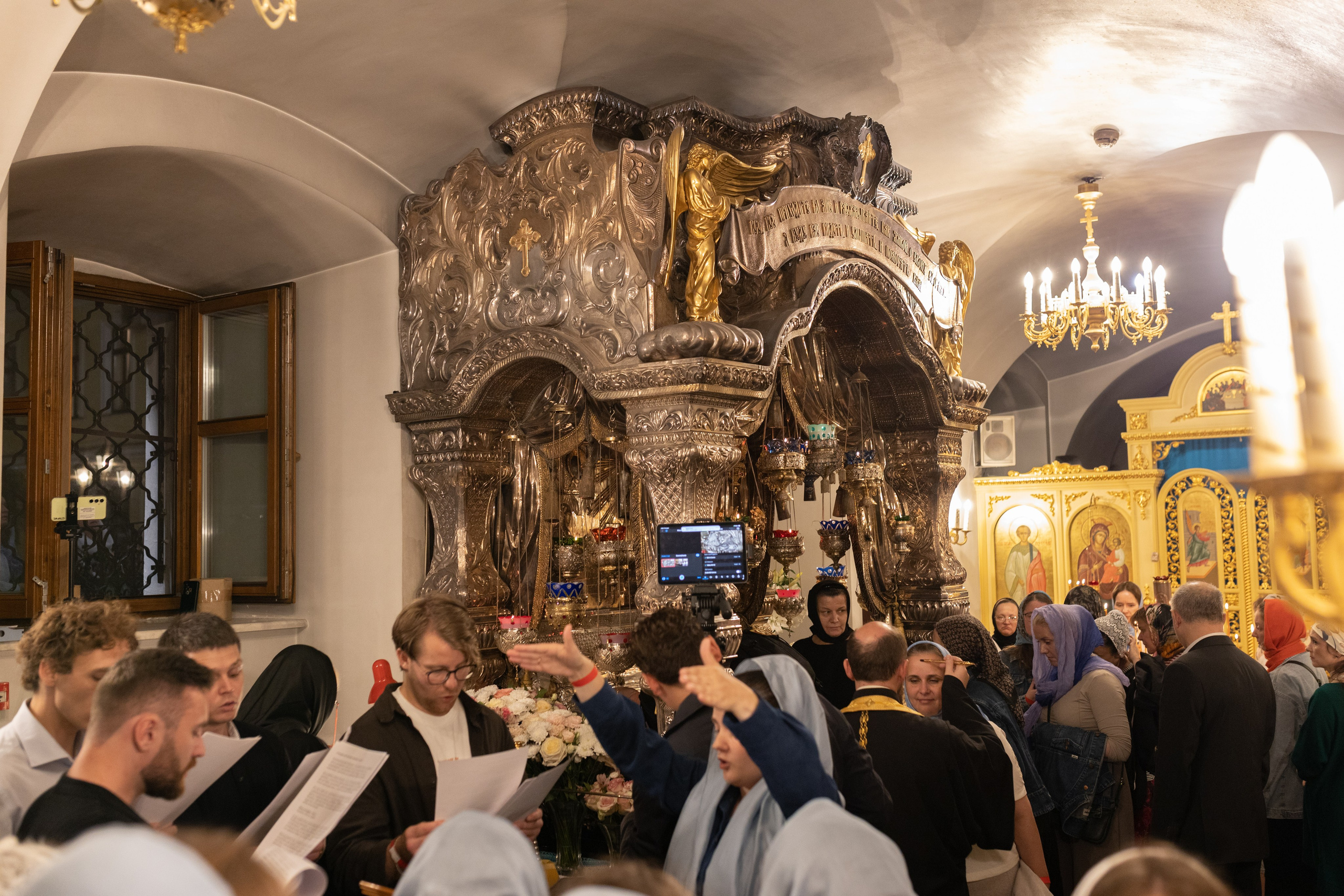 Молебен у Матронушки. Покровский Монастырь. Артеменкова Анна Фотограф