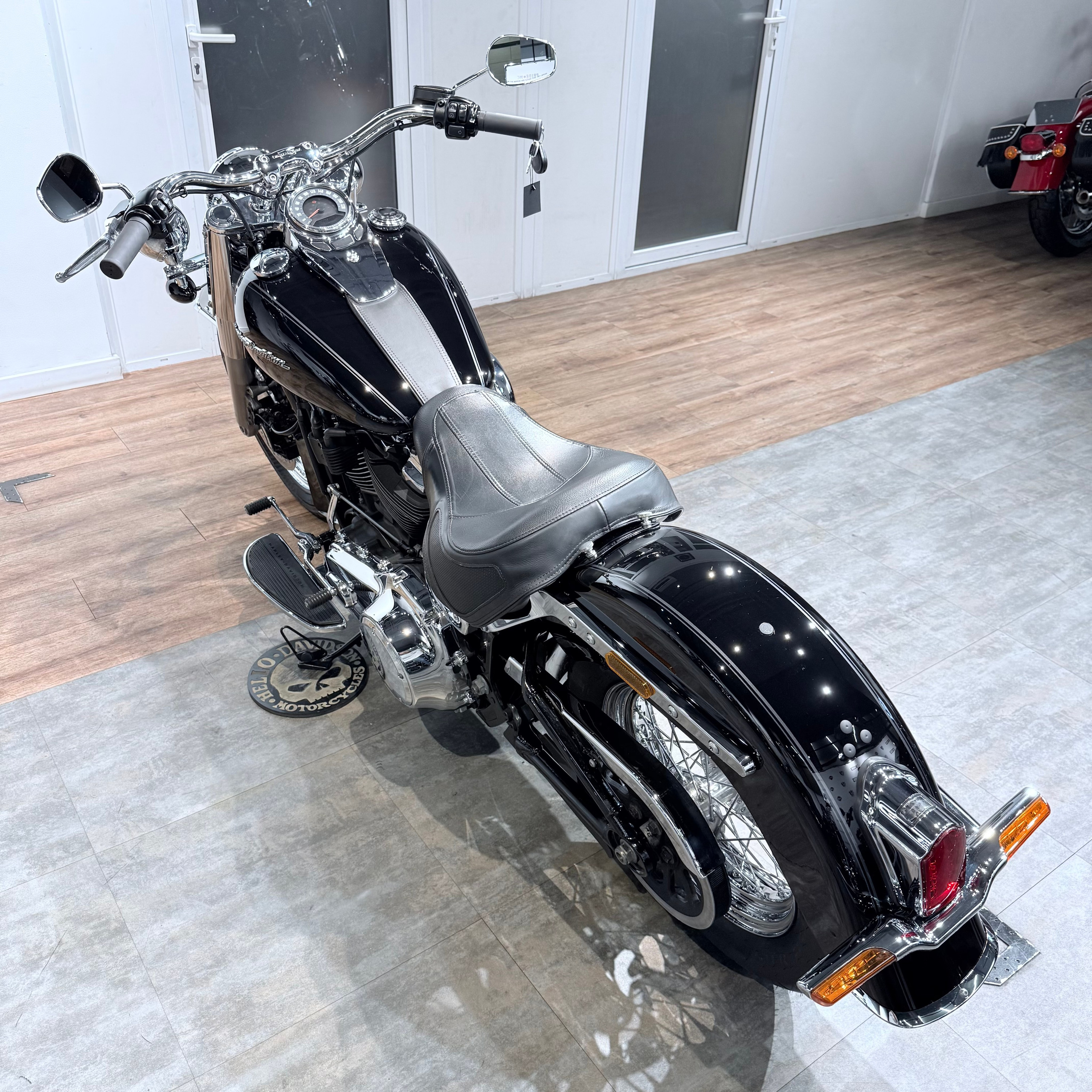 Купить Harley-Davidson 2018 Softail Deluхе 107 АВS (Softail/Dyna) — подробнее на сайте. Hello Davidson, Москва. Только хорошие мотоц