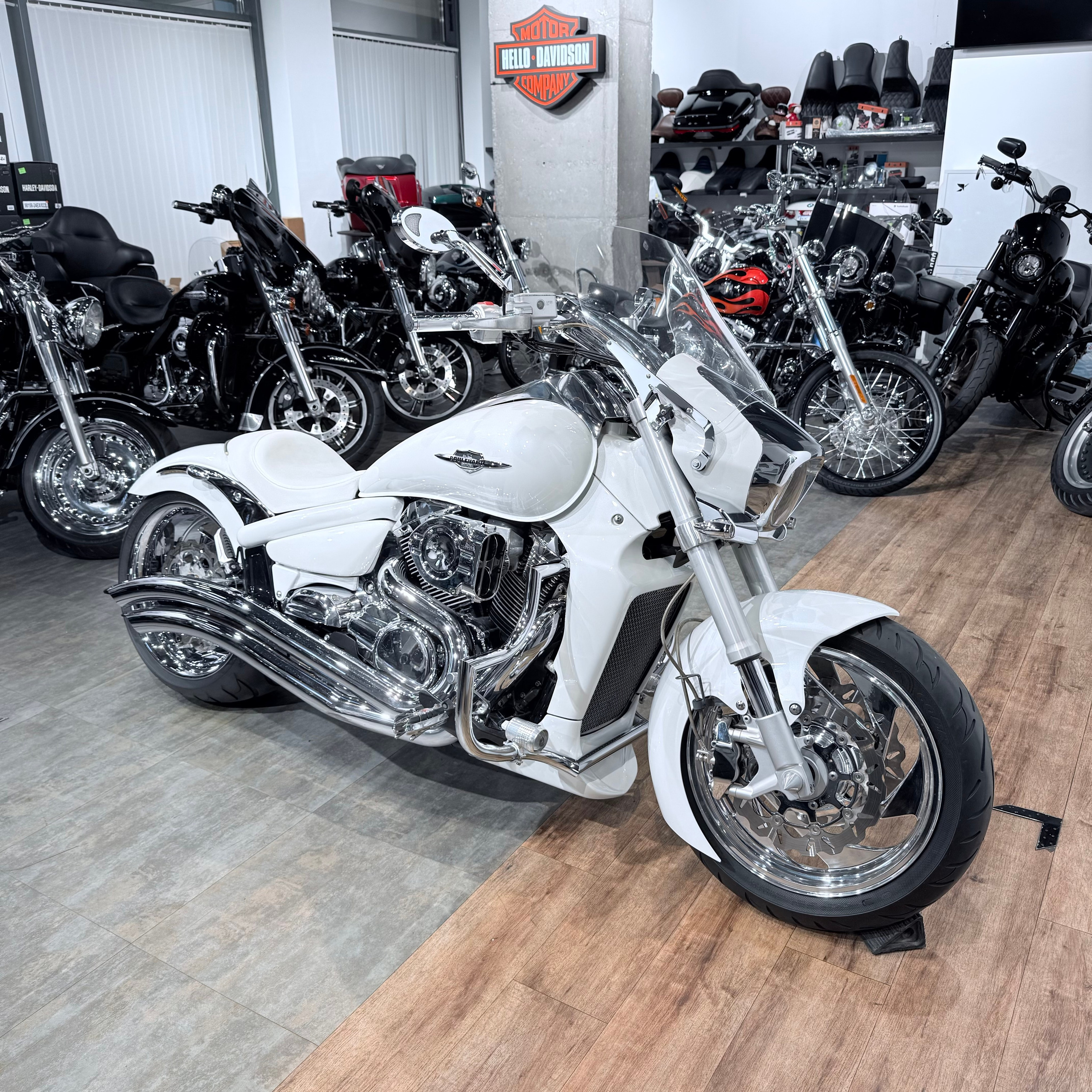 2007 SUZUКI М109R Whitе Hunter. Hello Davidson, Москва. Только хорошие мотоциклы…