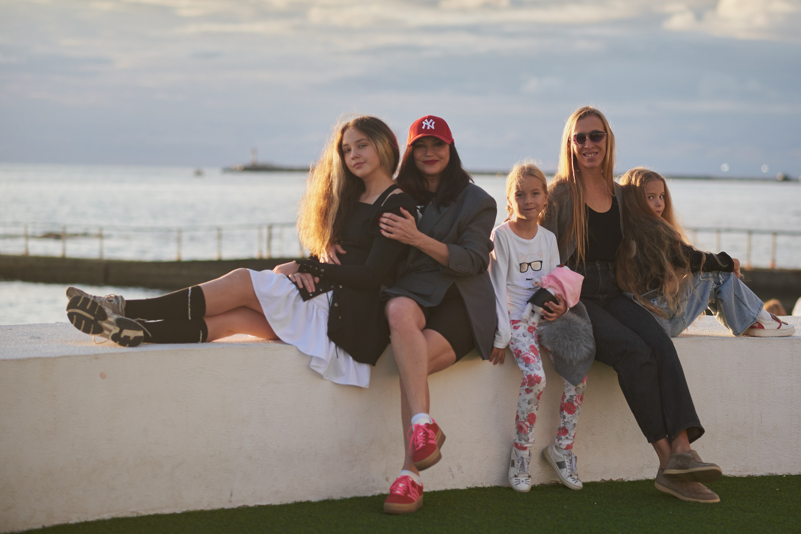 Семейные фотосессии в Сочи, Адлере, Сириусе, Красной поляне от профессионального фотографа. Фотограф для женщин и мужчин, контента для бизнеса в Сочи, Адлере, Красной поляне, Розе Хутор