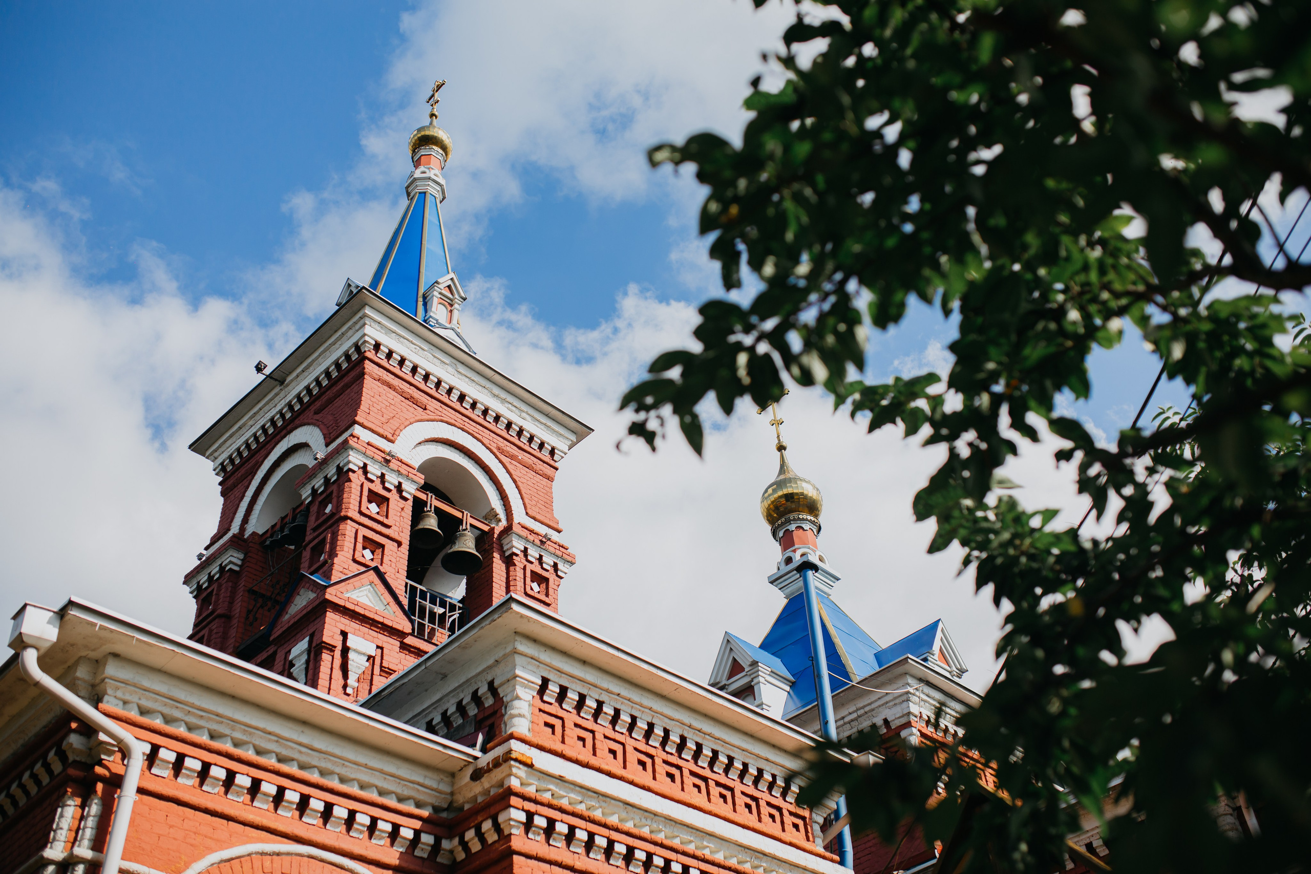 Церковь Покрова Пресвятой Богородицы в Осеченках г. Раменское. Свадебный и семейный фотограф