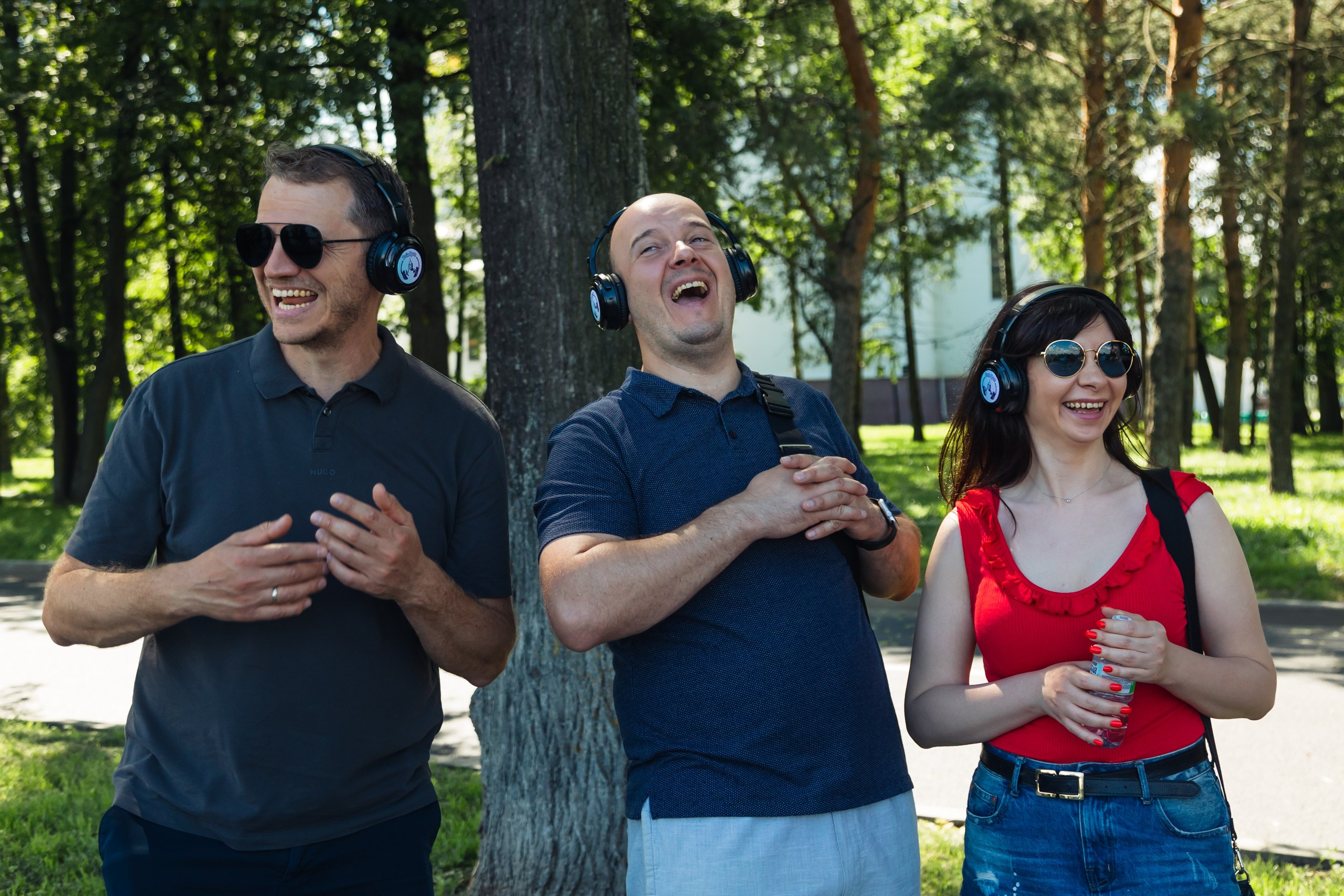 Экскурсия. На каждом снимке всегда два человека: фотограф и зритель