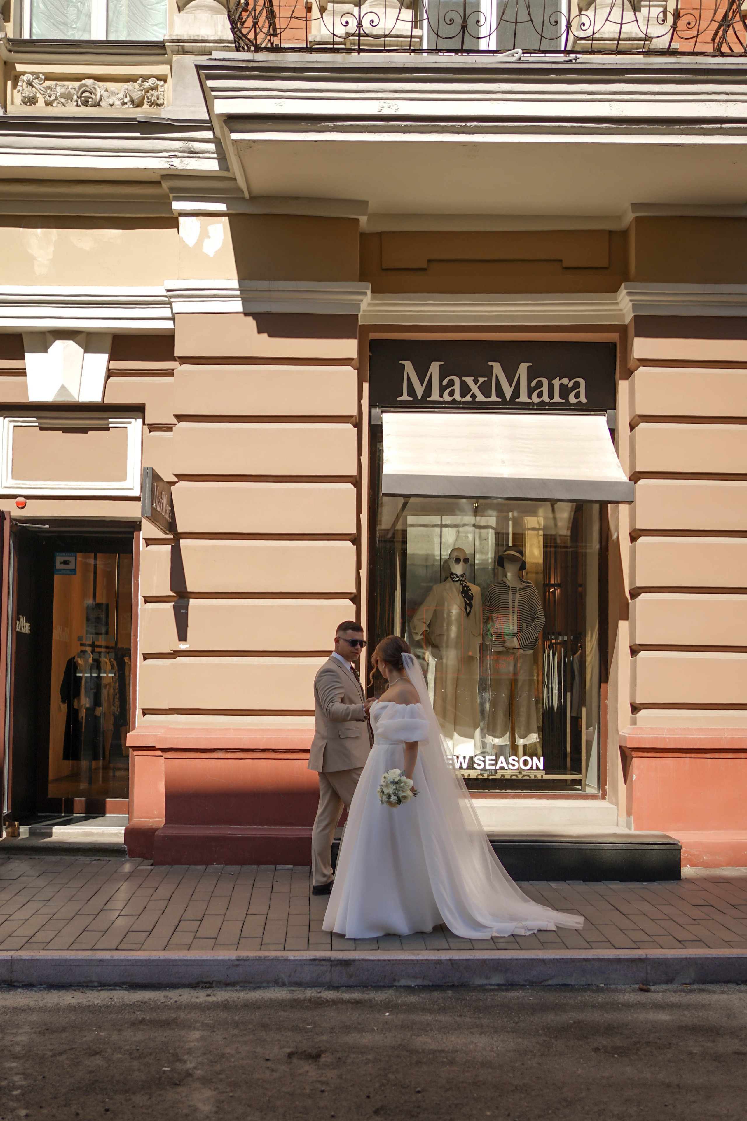 Лиза и Сережа: регистрация, прогулка и банкет. Фотограф в Иркутске