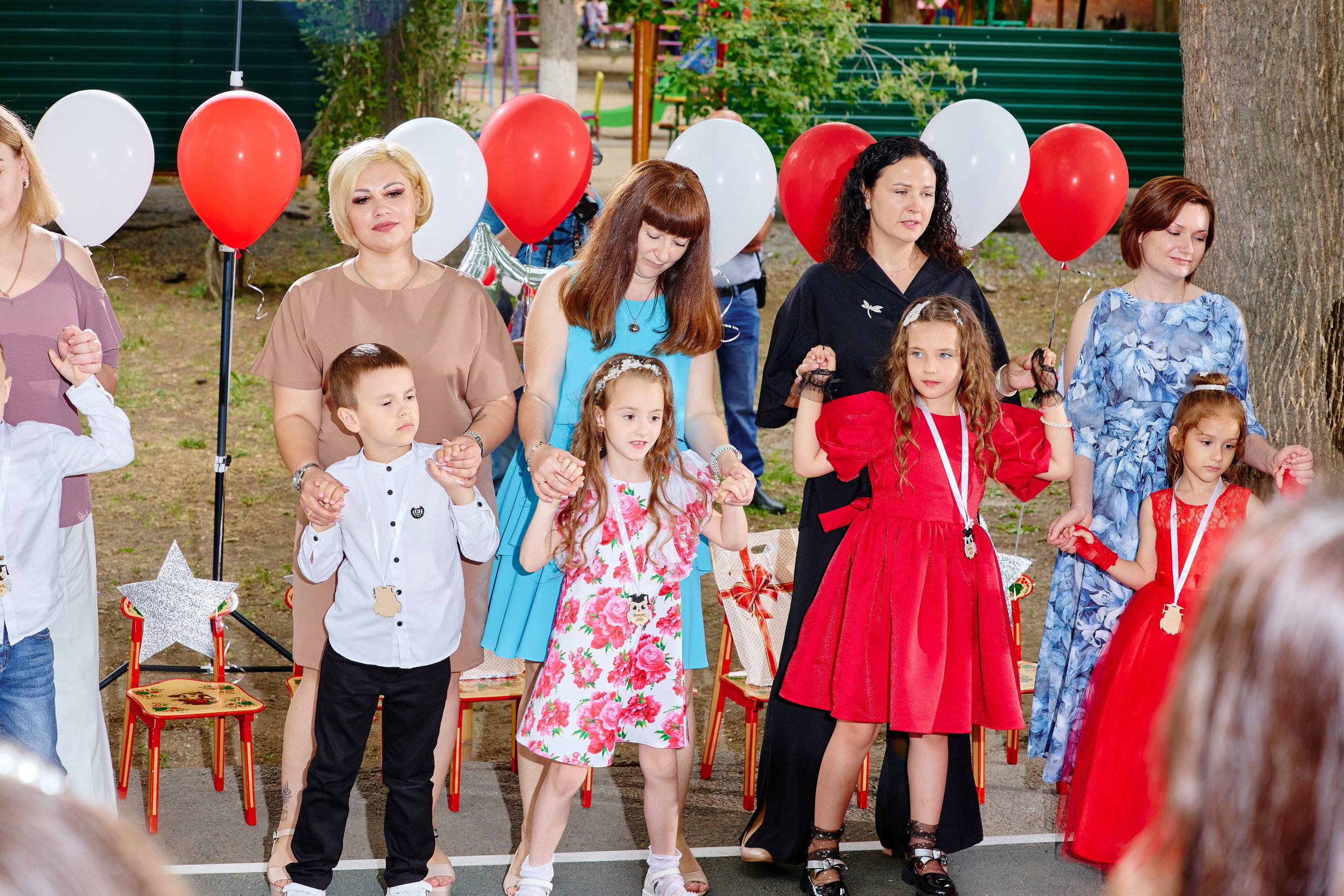 Выпускной 45 сад. Фотограф Выпускные альбомы Таганрог Сергей Коробченко