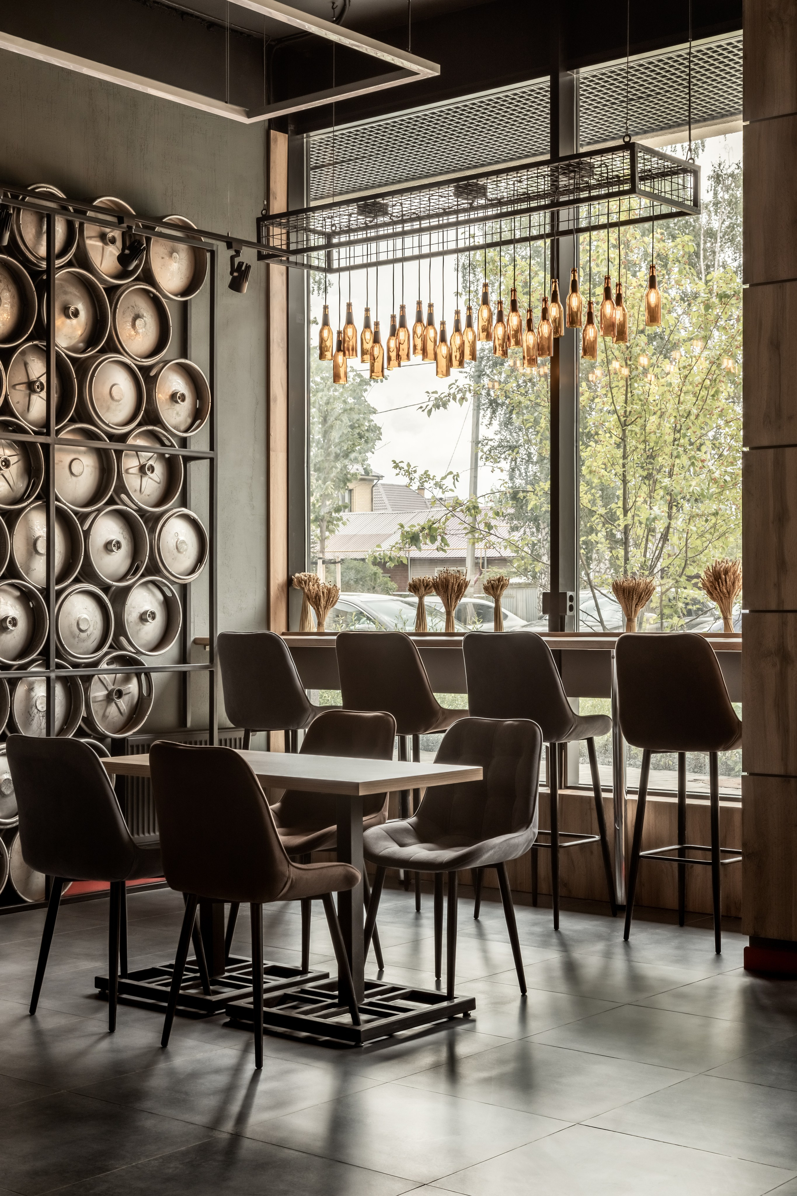 Пивной магазин-паб ProBEERKA. Интерьерный фотограф. Фотограф архитектуры