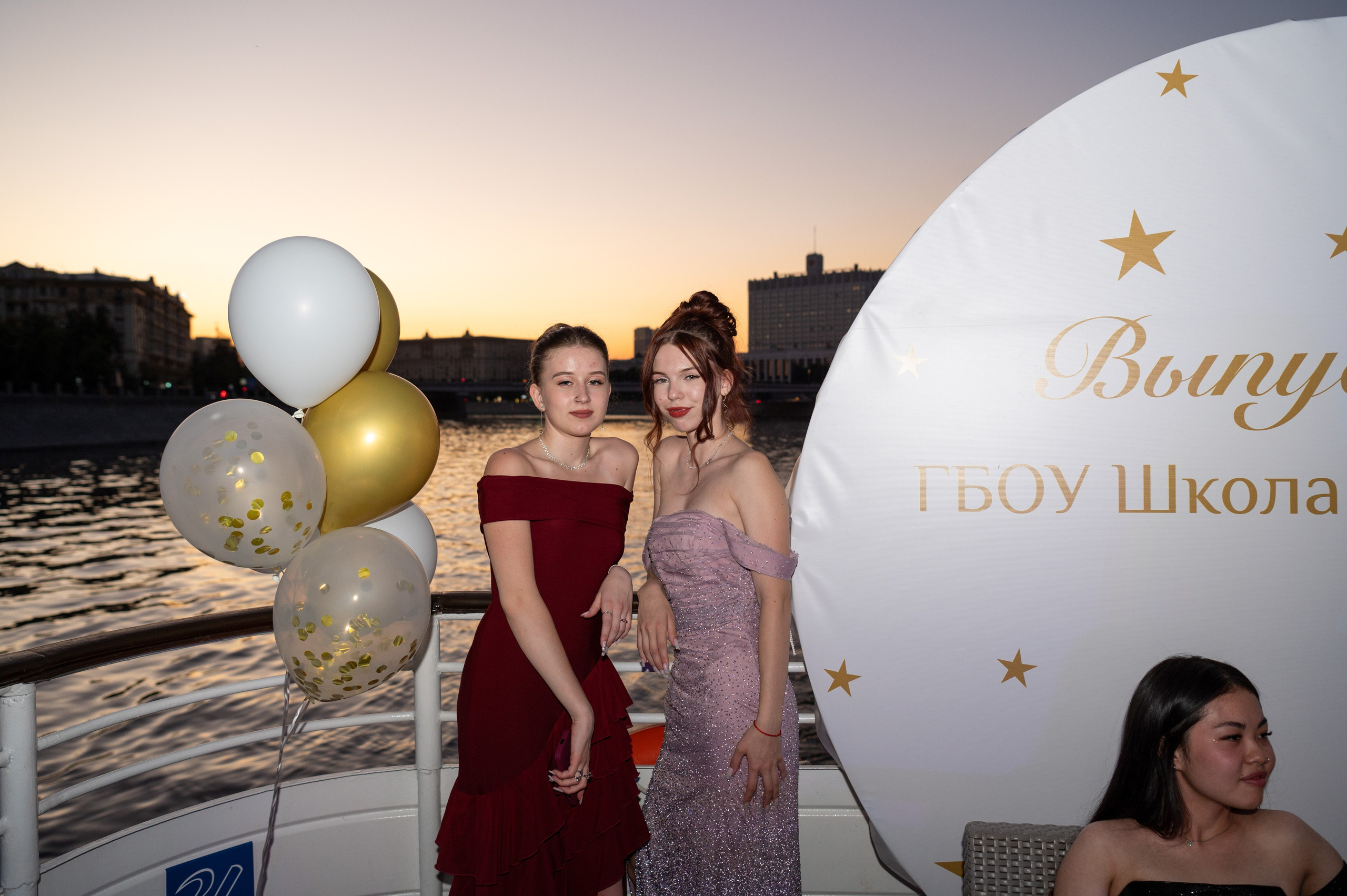 Выпускной вечер 11 класс на теплоходе. Детский и семейный фотограф г. Москва Оксана Катаджи