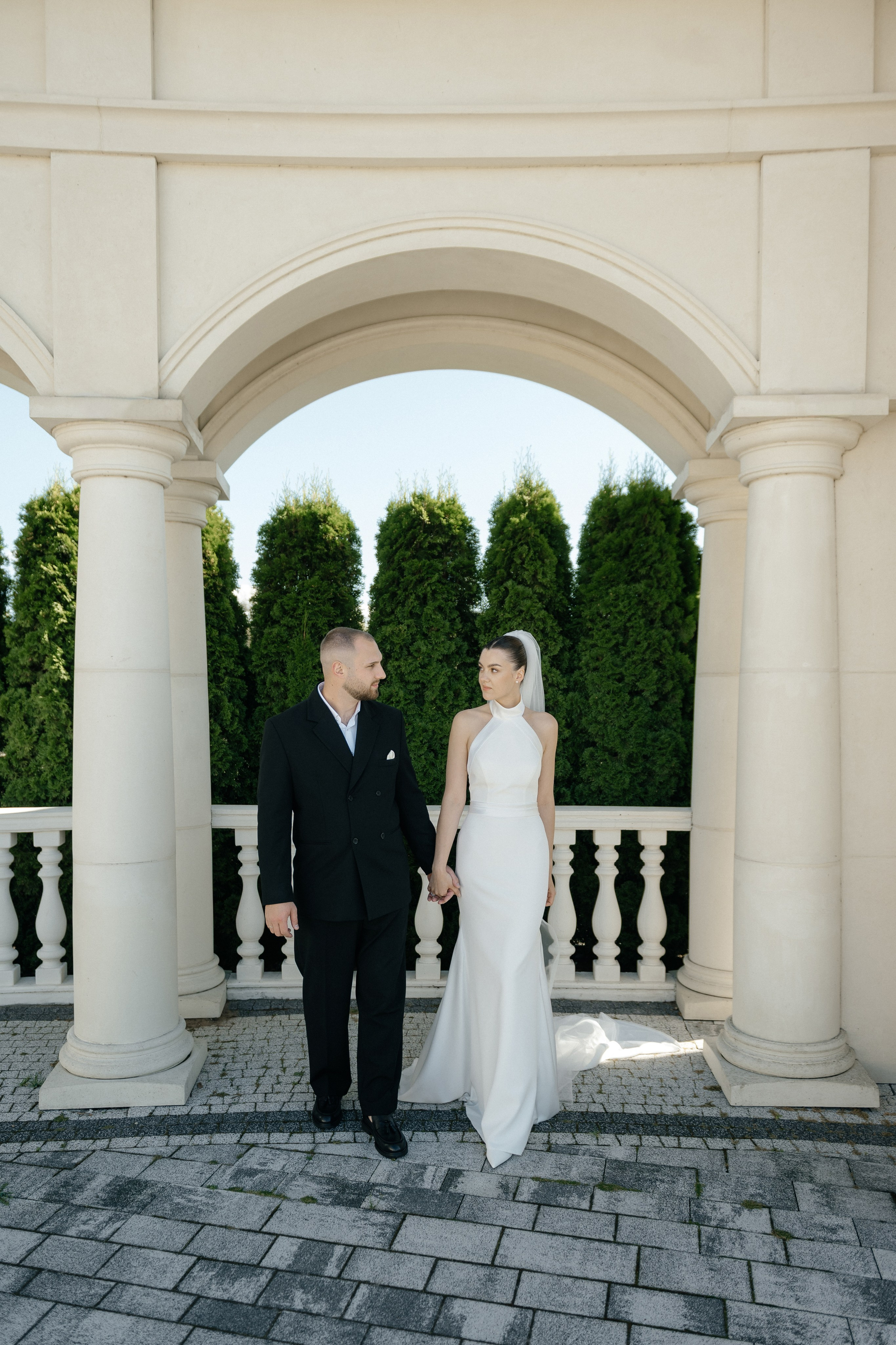 Wedding day in VERSAL PARK. Wedding PHOTOGRAPHER Andrew Vnukov