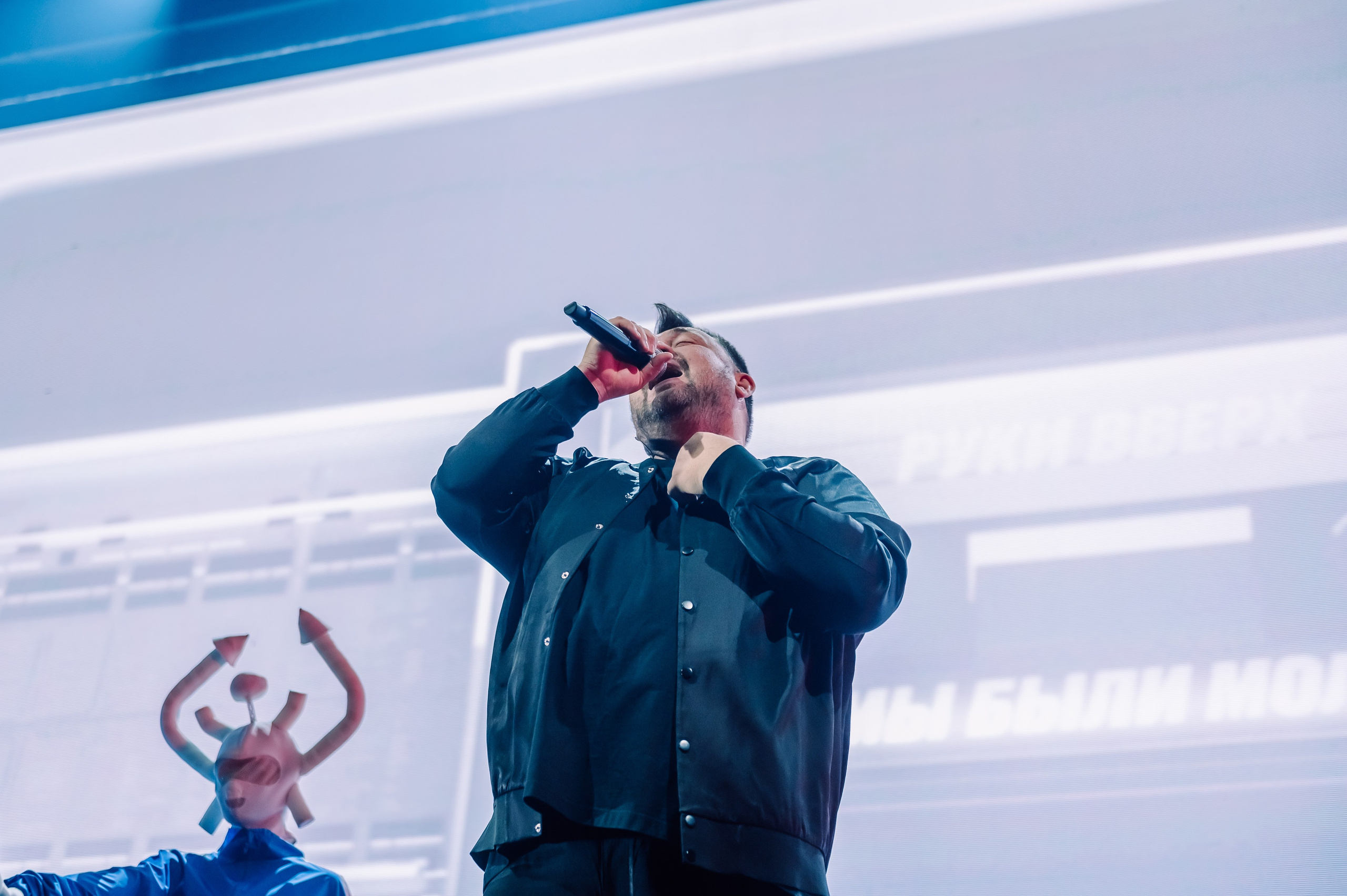 Руки вверх в Ледовом Дворце 15.11.2025. Детский фотограф, семейный фотограф и репортажи в Кемерово