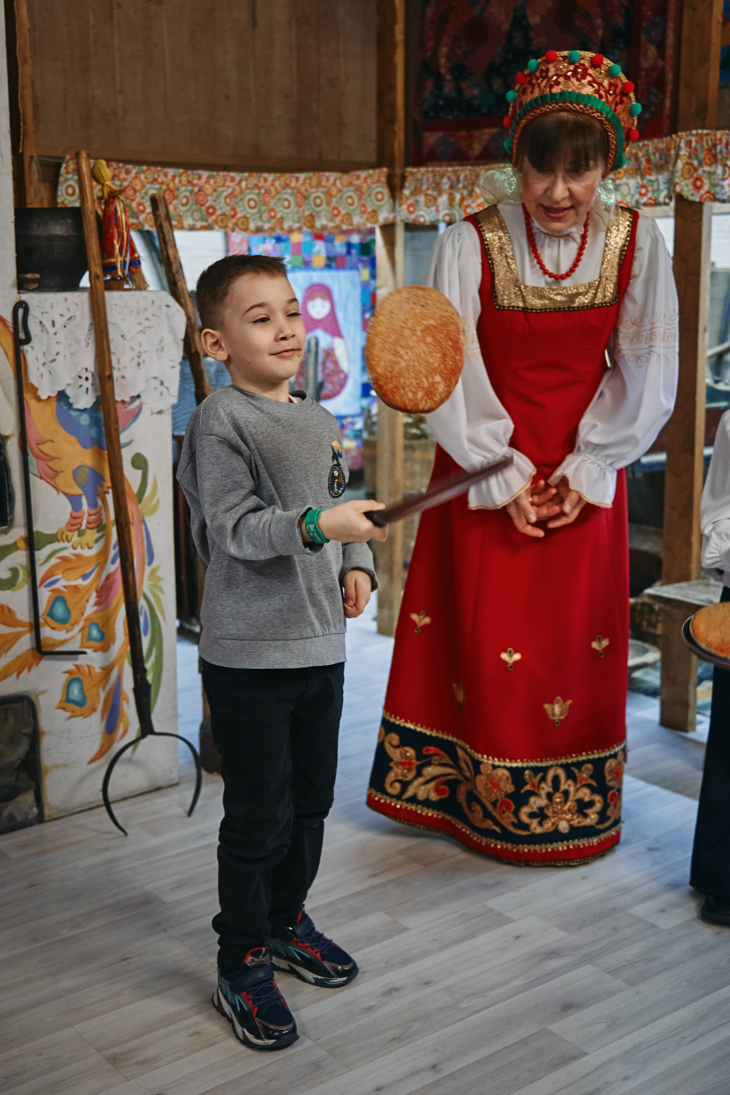 Игра ловим блины на сковородку