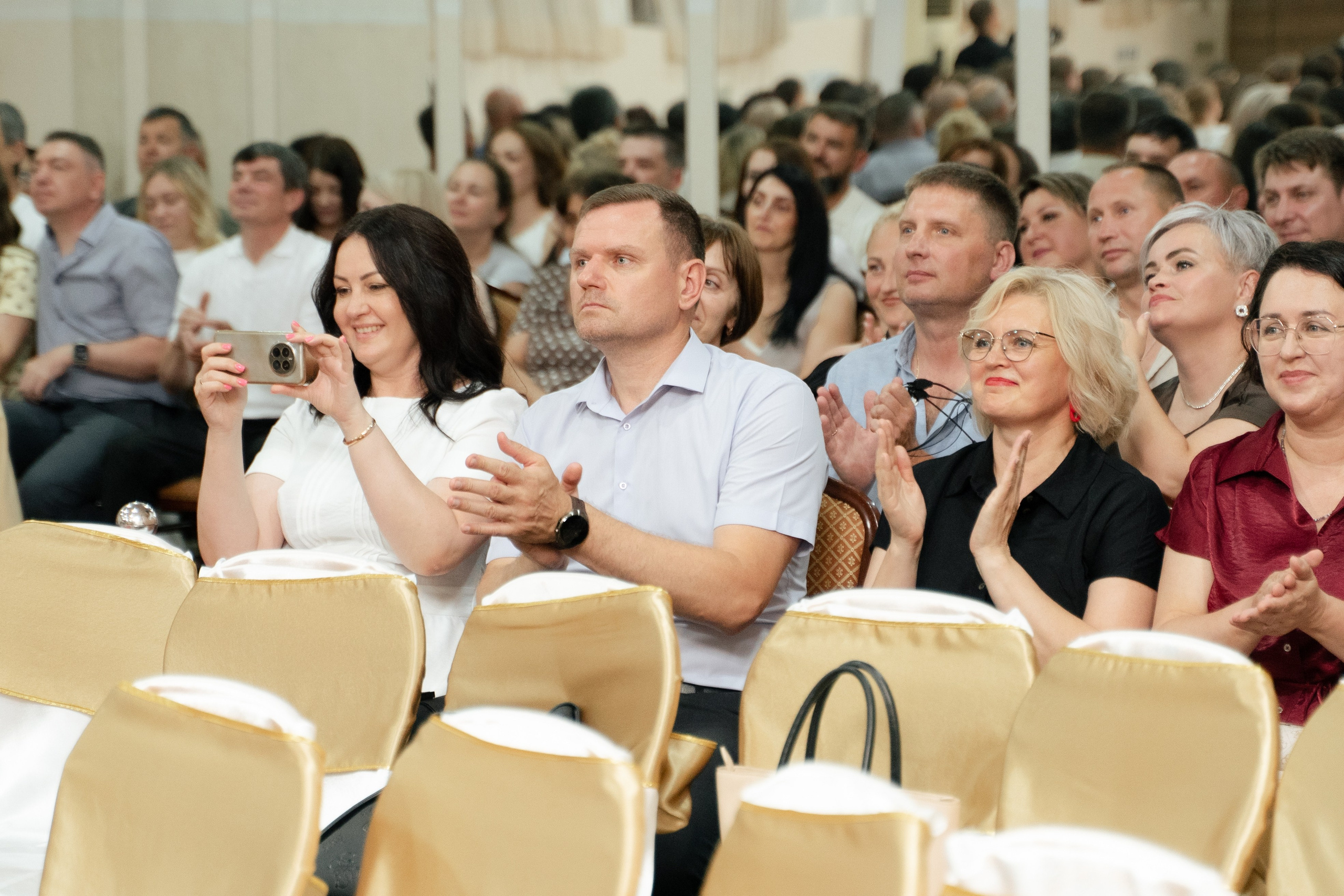 40 Школа 11 класс вручение аттестатов. Выпускные альбомы Натальи Бутко: Новороссийск, Анапа, Геленджик