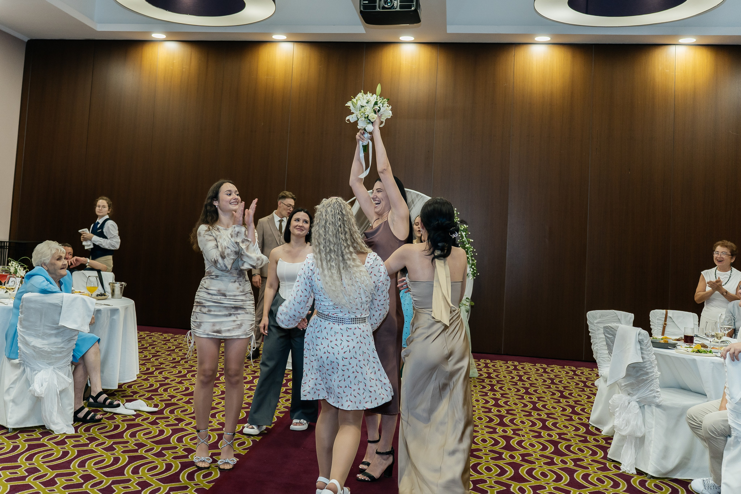 City Center. Для тех, кто не ждёт удачи, а создаёт её. Каждая фотосессия — это твой момент, твой стиль, твой успех. 📸