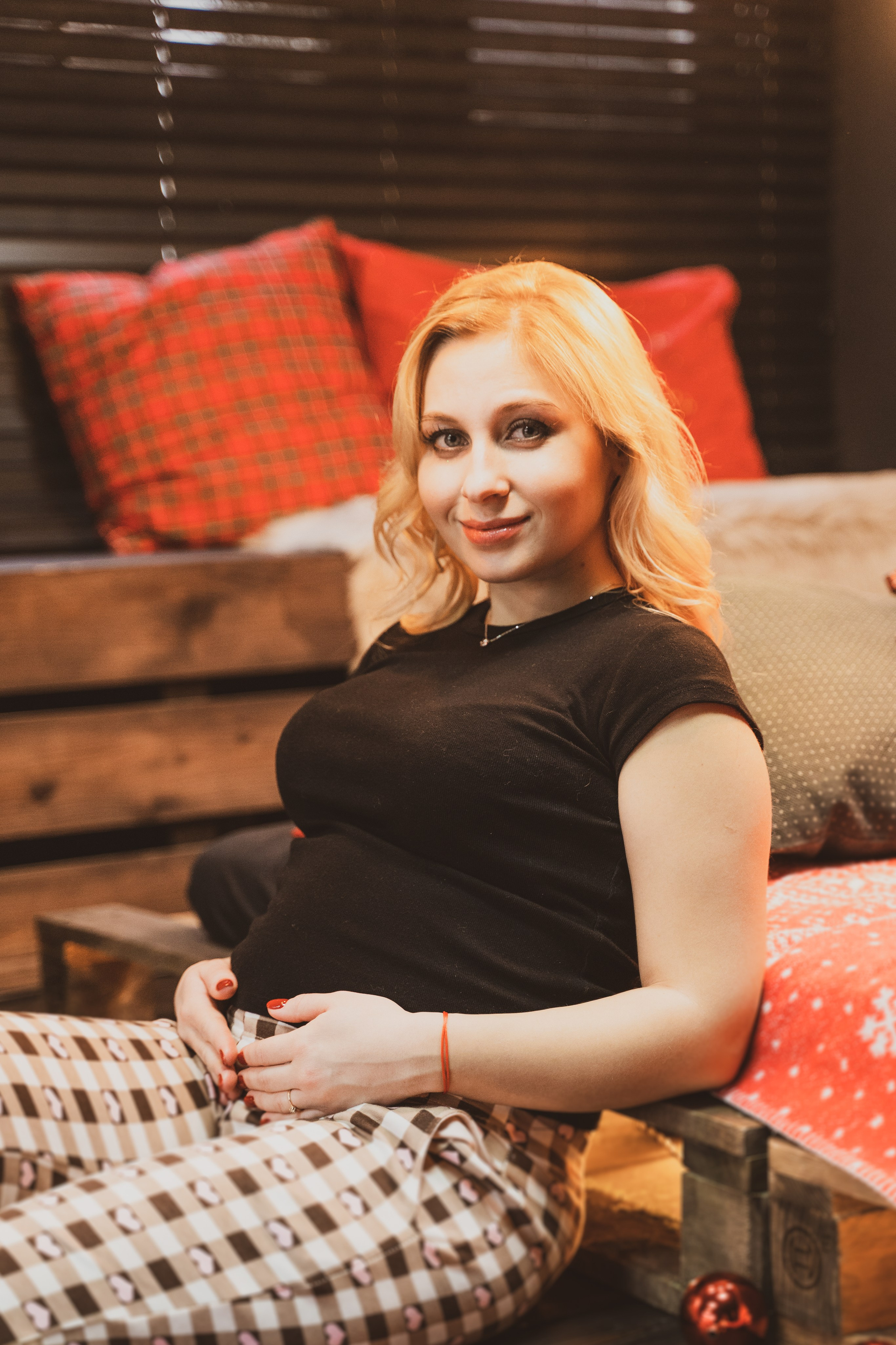 Новогодняя фотосессия беременности в студии. Анна и Кирилл. Свадебный и репортажный фотограф в Уфе| Осетрова Ольга