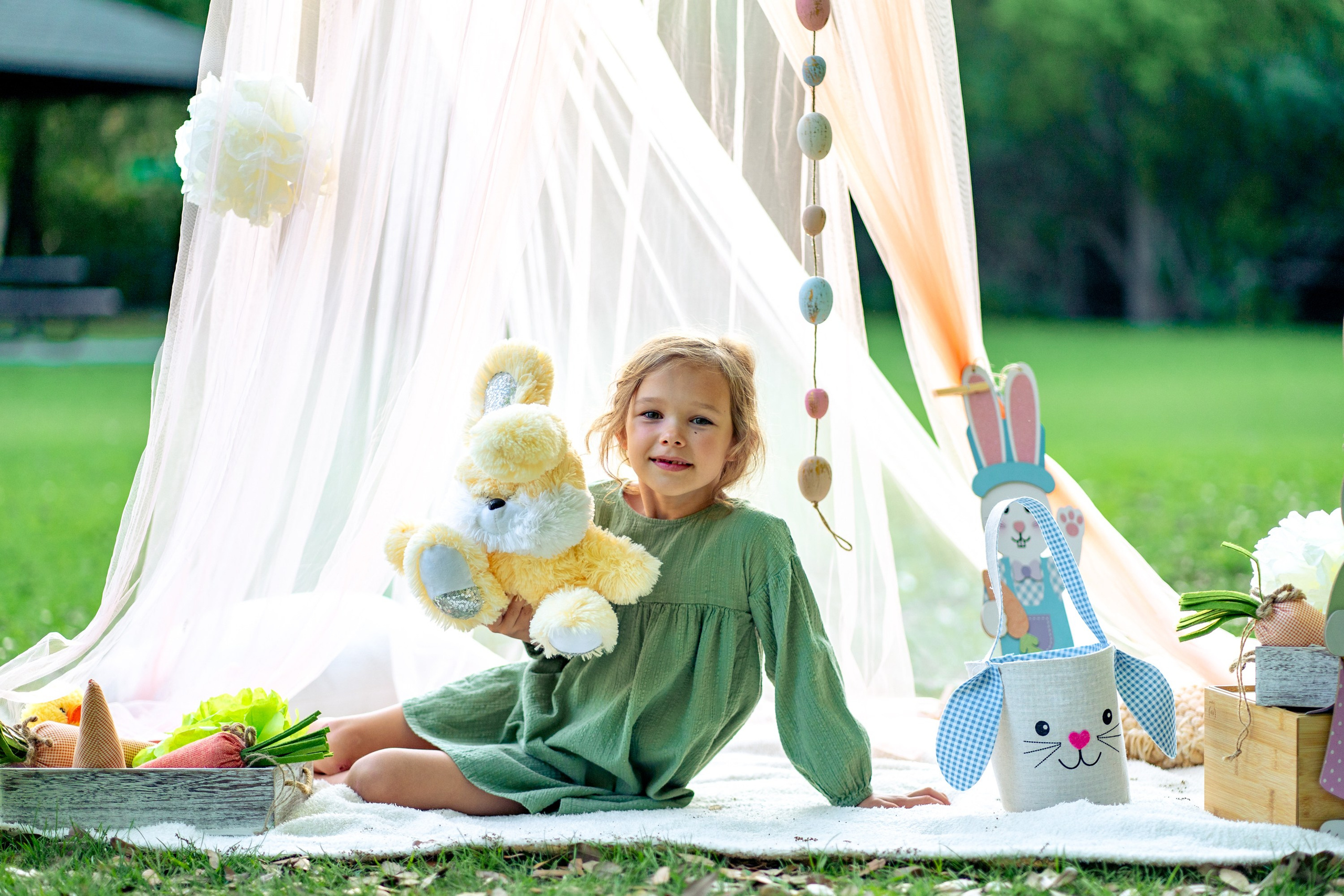 HAPPY EASTER. Family Photographer Ksenia Kos