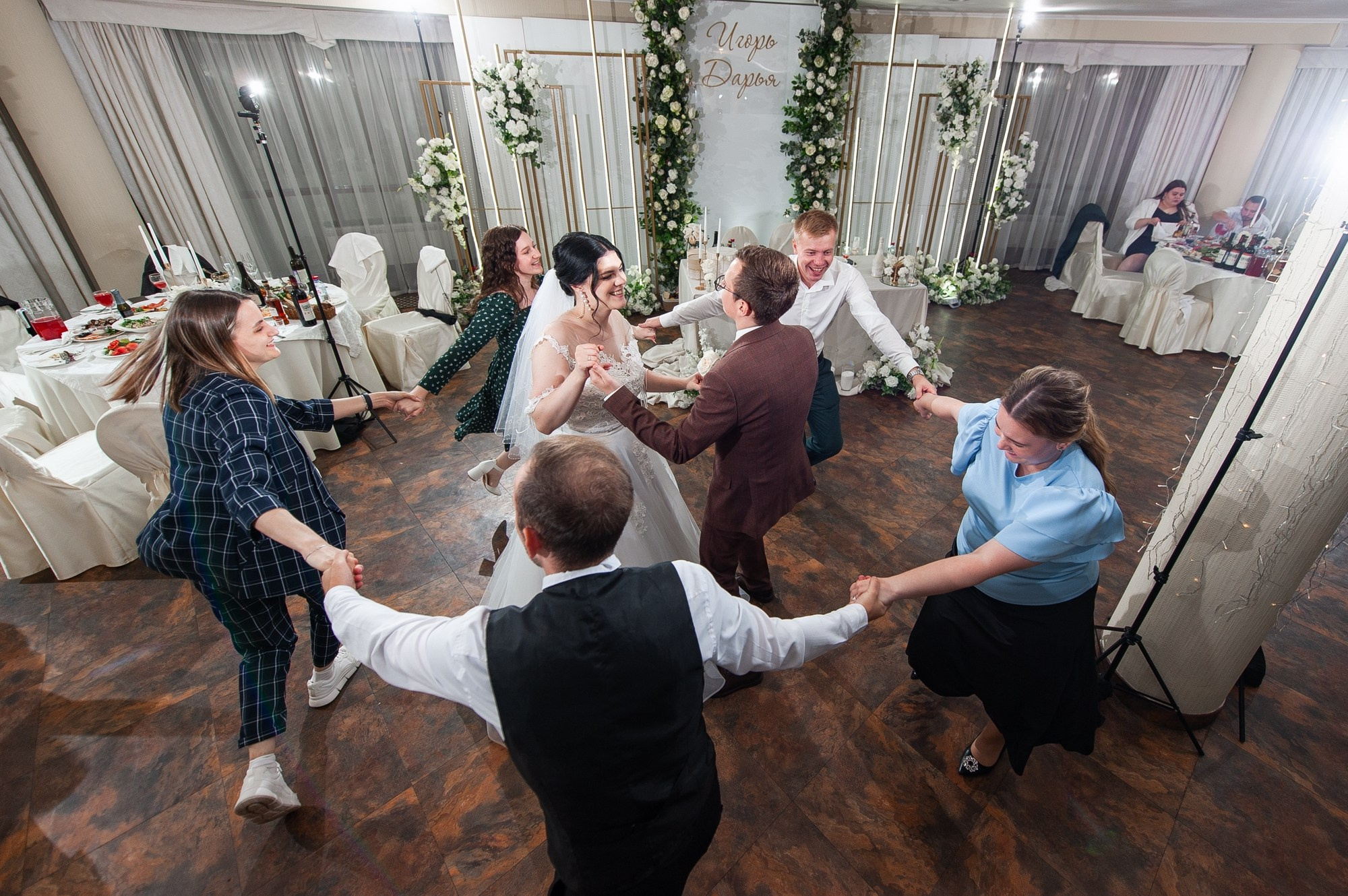 Центральная свадьба. Свадебный и семейный фотограф в Омске Мормулев Михаил