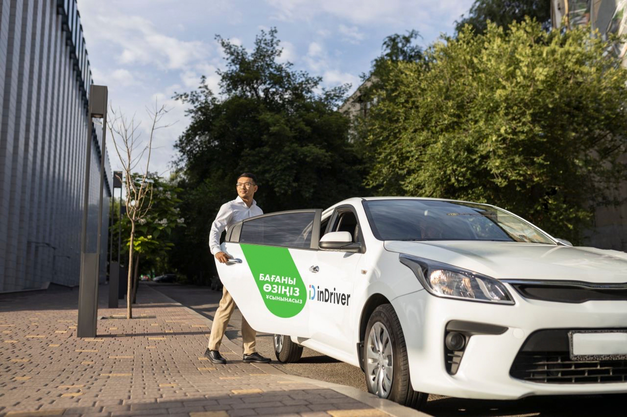 Реклама. Фотограф в Алматы Виктор Магдеев