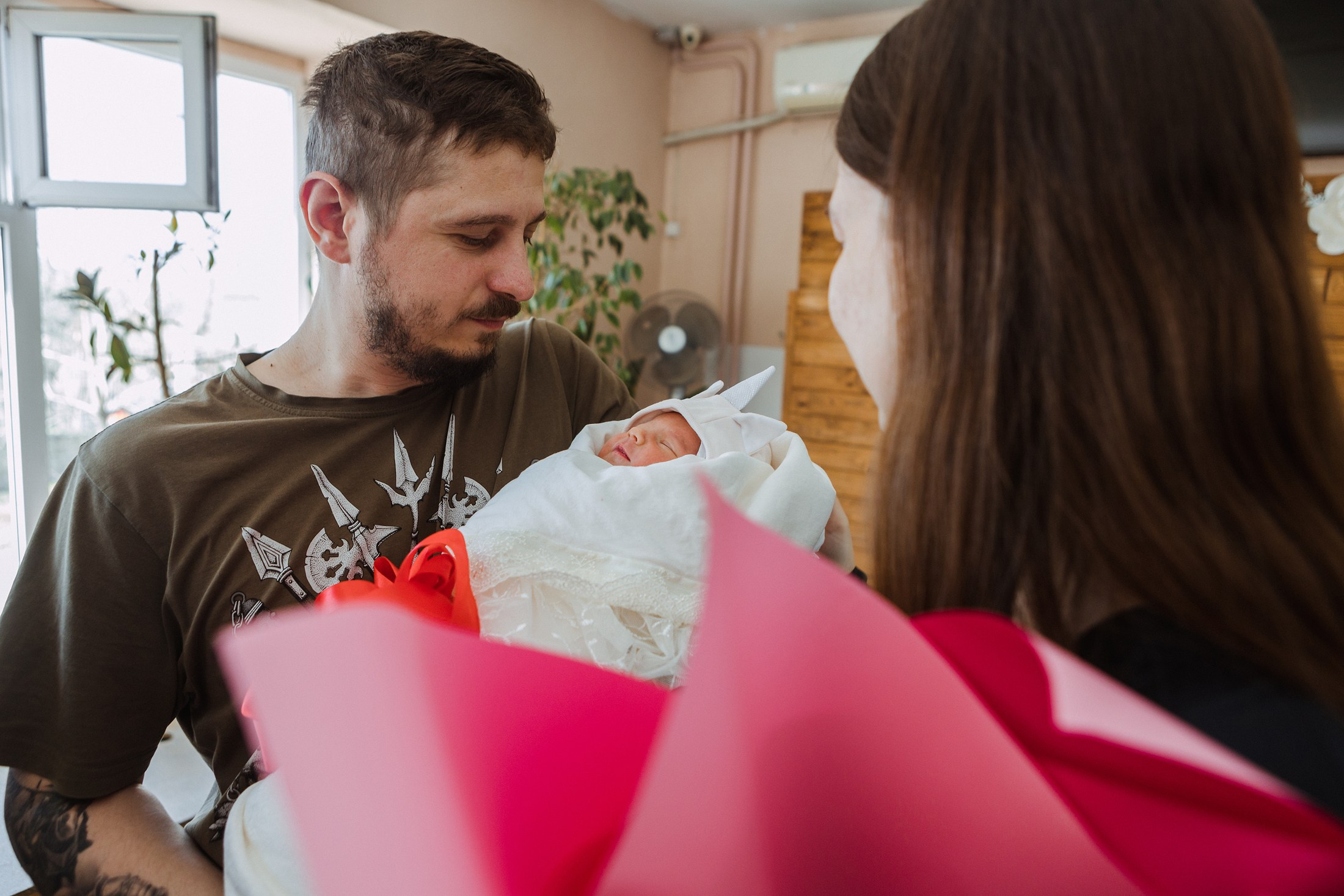 Выписка из Центрального роддома № 2. Фотографы в городе Волгограде — Людмила Агеева и Алексей Околелов
