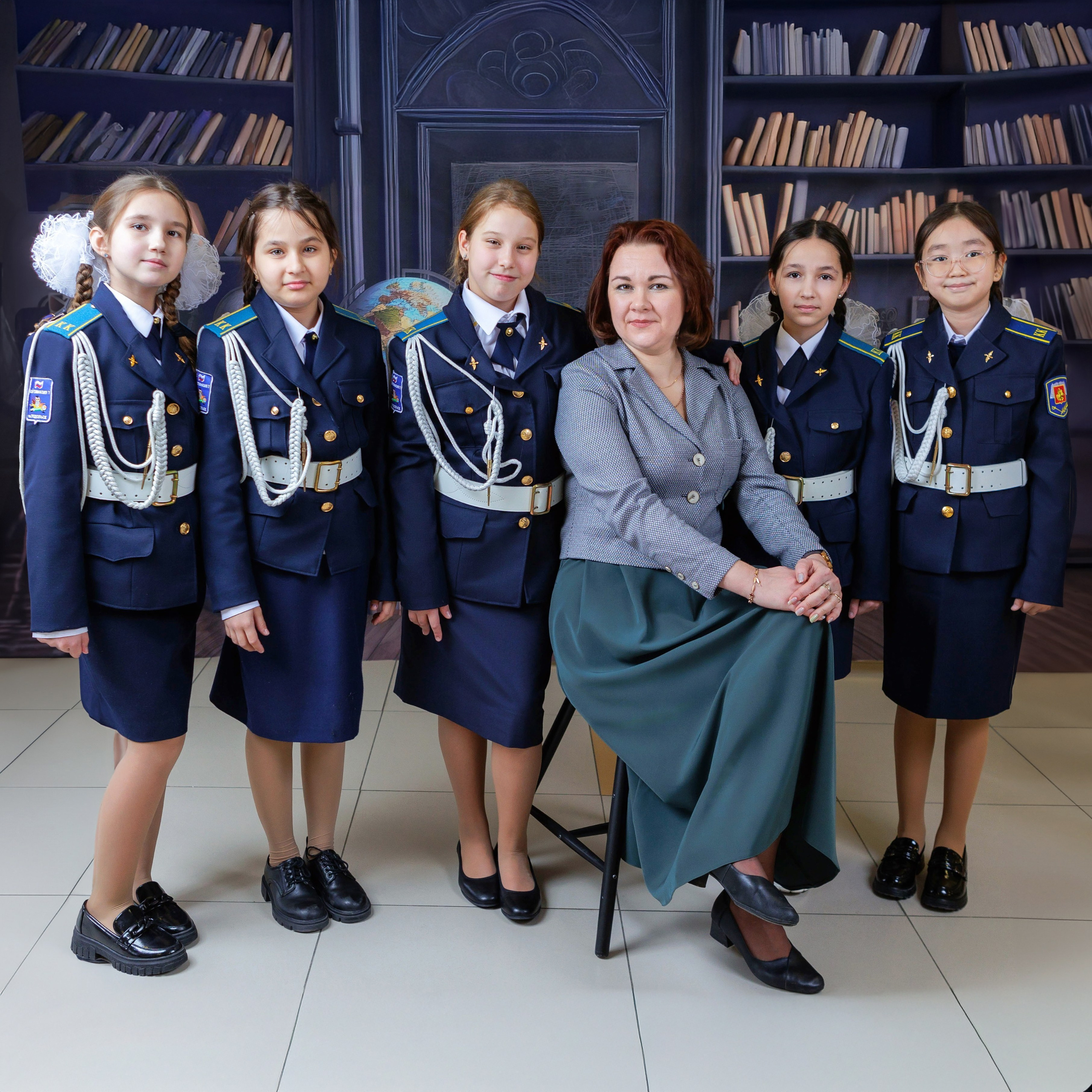 С друзьями. Школьный фотограф и выпускные альбомы | SHKOLBook