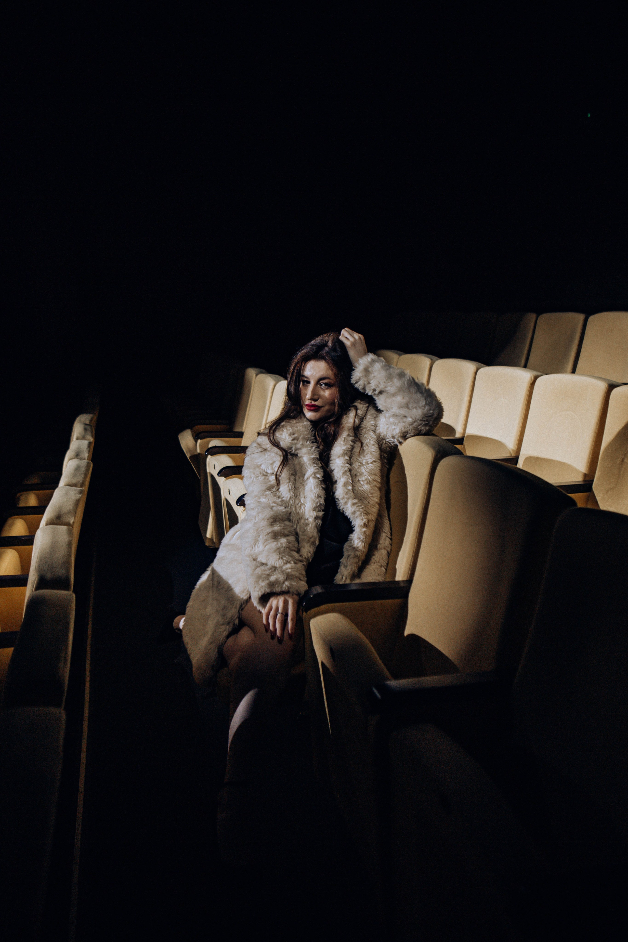 Катя. Контакты