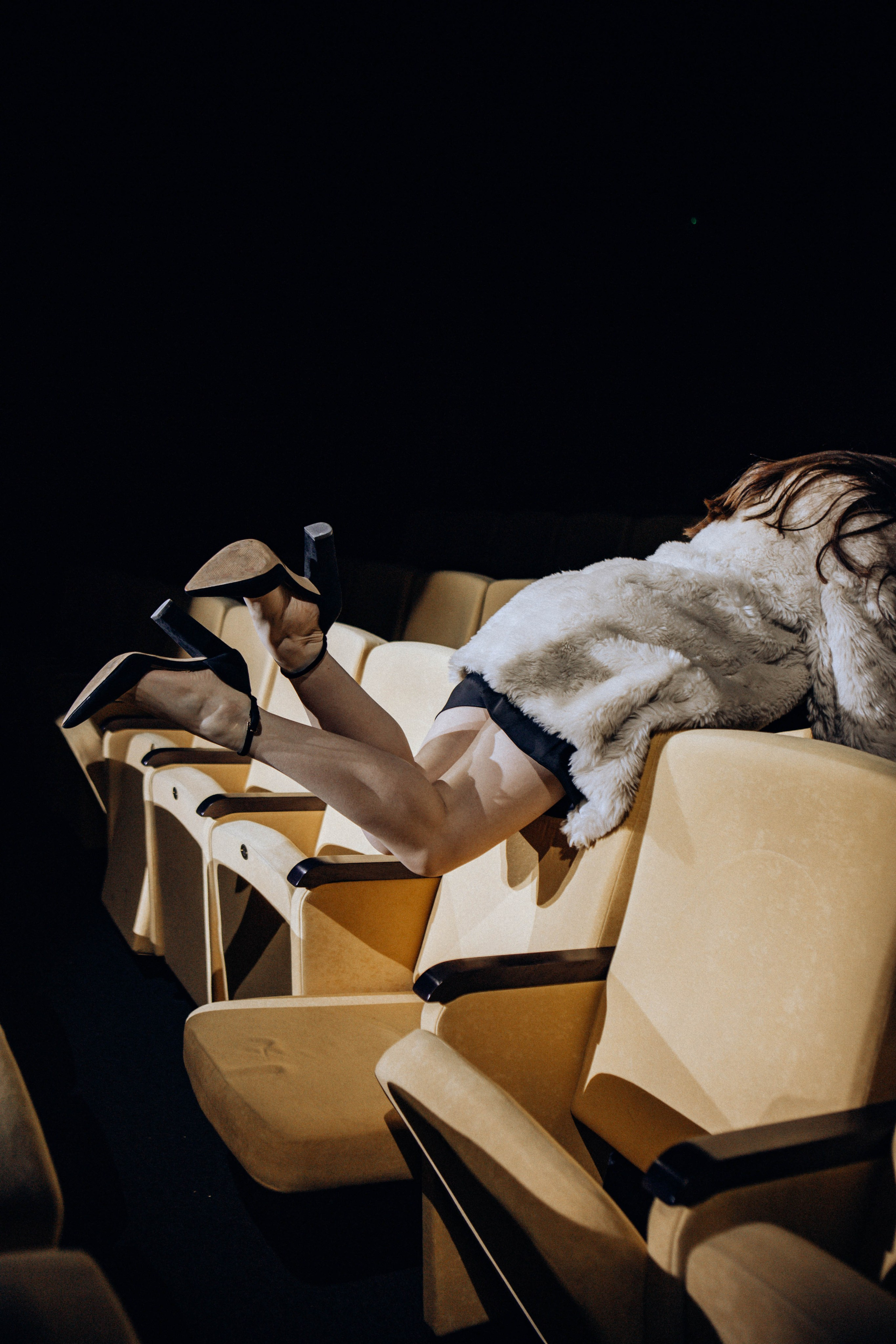 Катя. Контакты