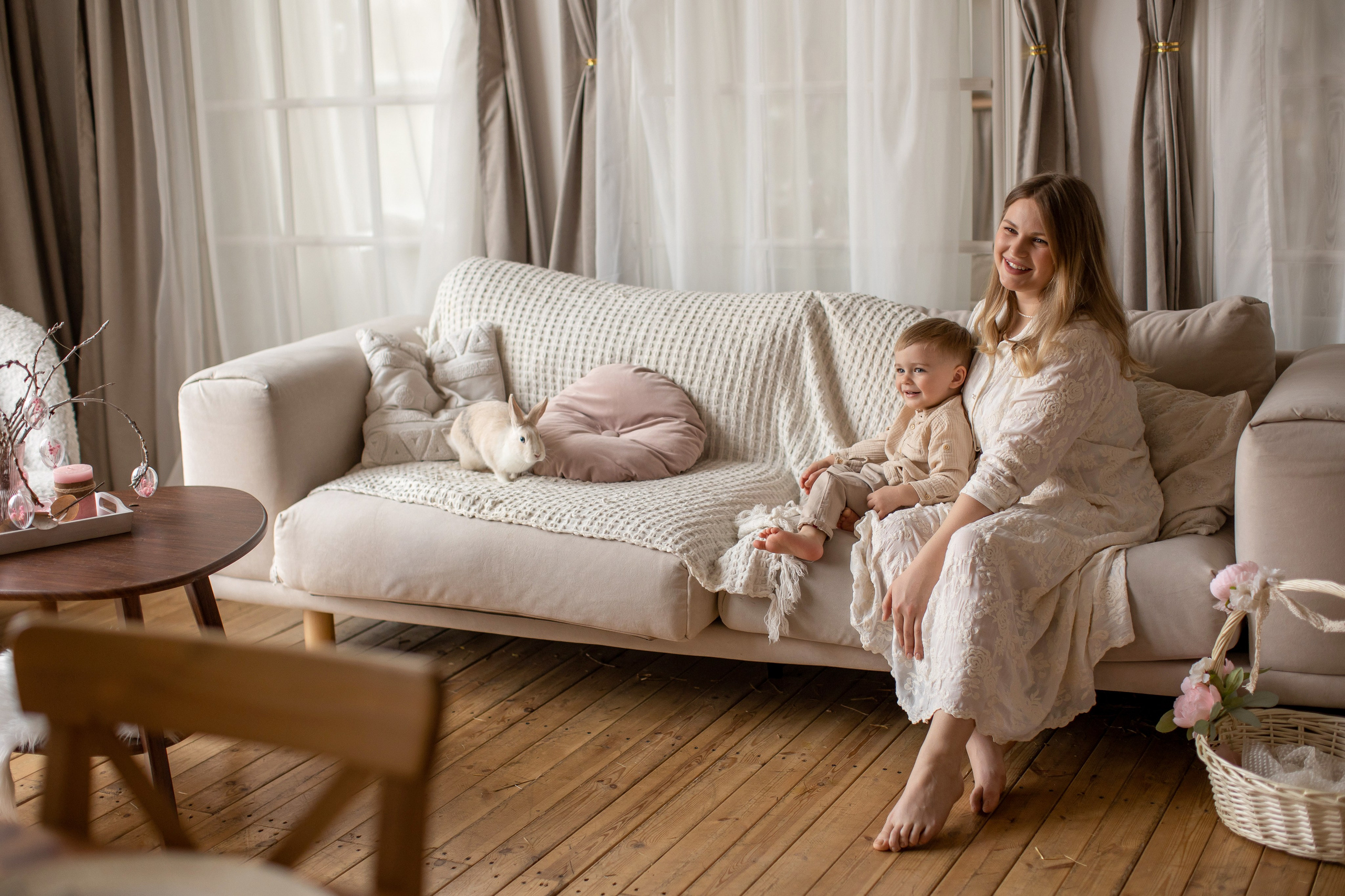 Семейная в интерьерной студии. Фотограф новорожденных, семейный фотограф в Санкт-Петербурге