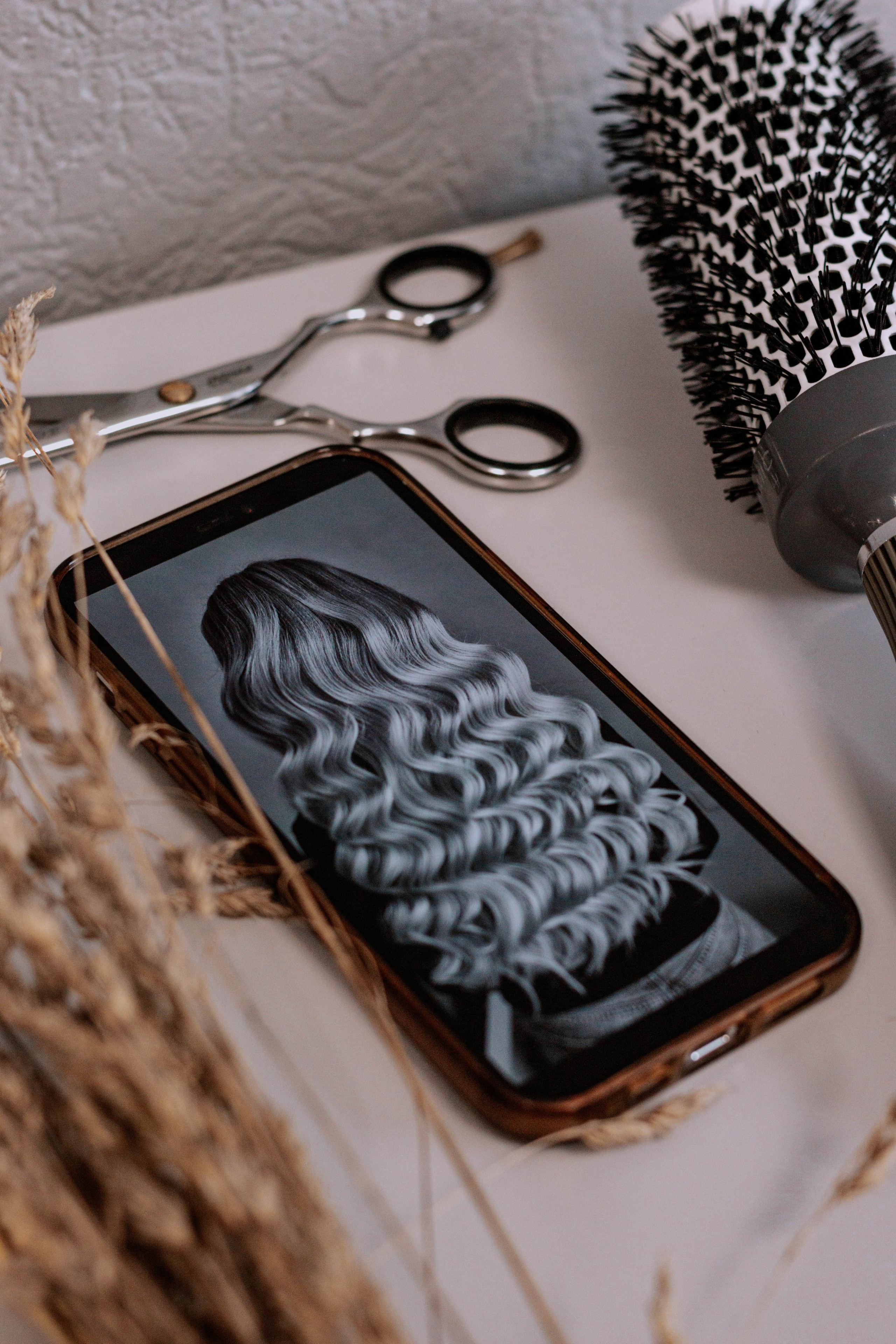 Настя- стилист по волосам. Бережно сохраняю ваши чувства и истории на своих фотографиях