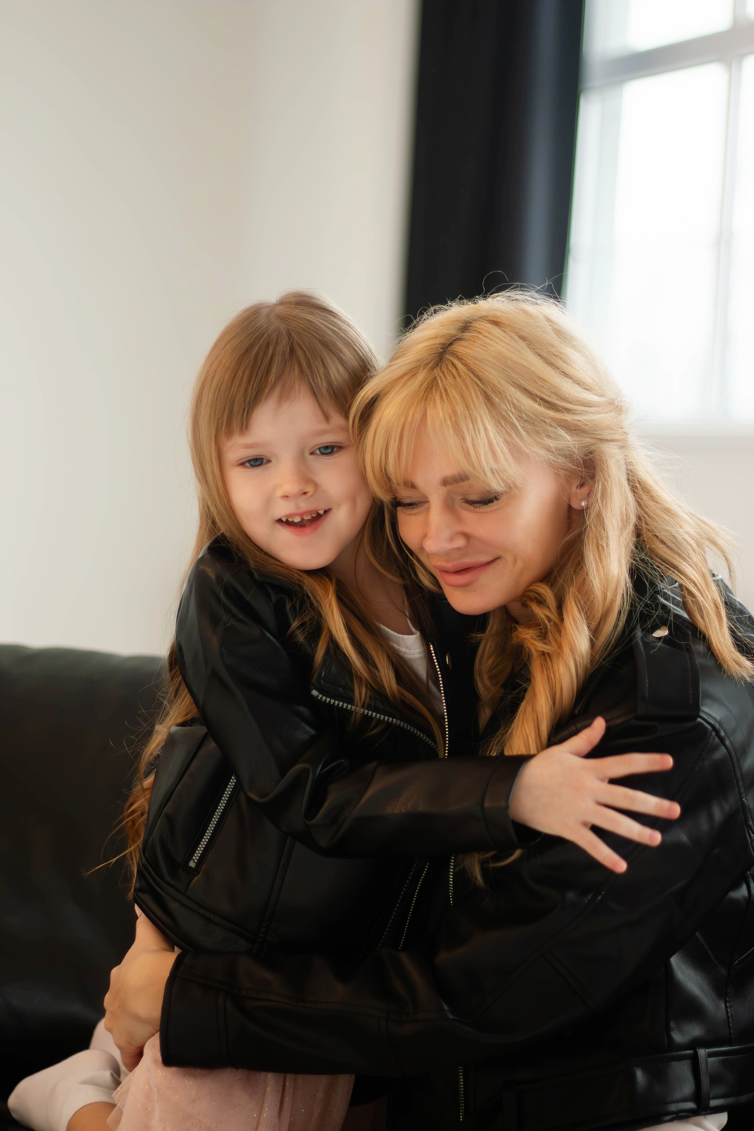 EVIJA&MILANA. Бережно сохраняю ваши чувства и истории на своих фотографиях