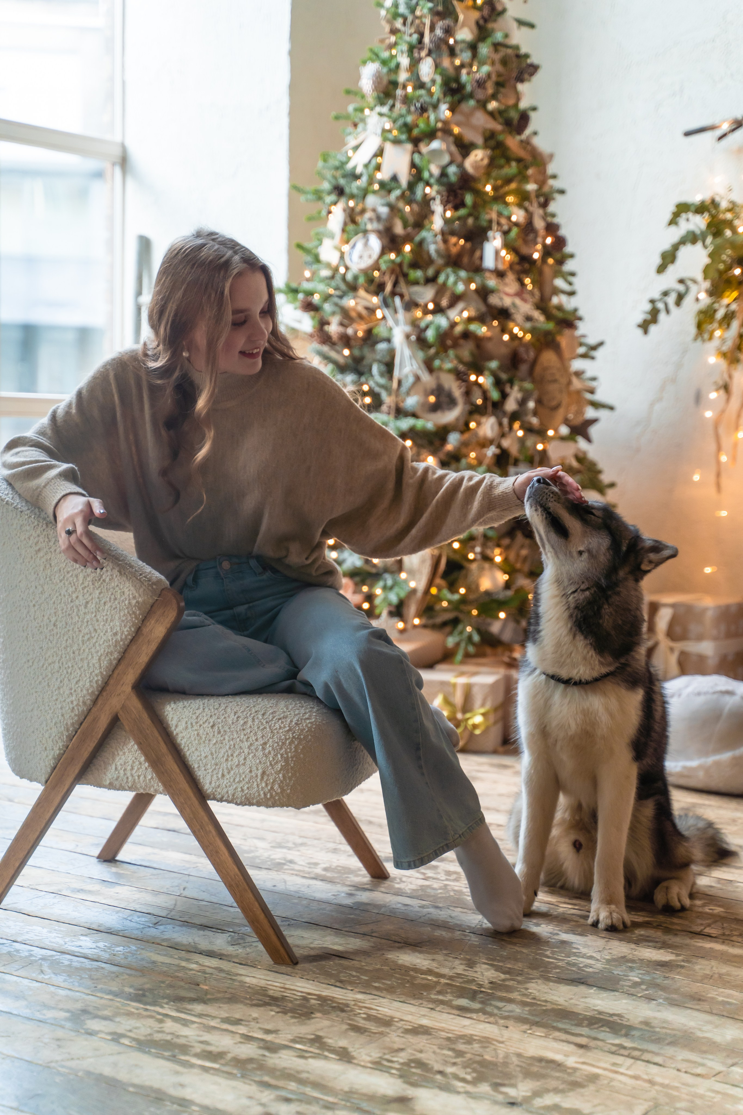 Арина и хаски Капелла и Агнар. Фотограф в Москве Ленарская Дарья