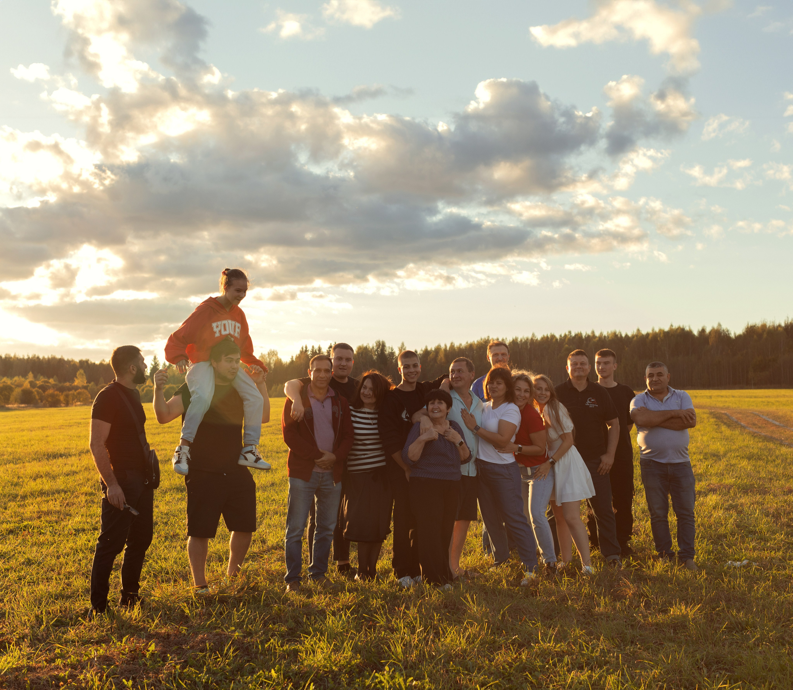 Юбилей в поле. Детский и семейный фотограф Зоя Павкина