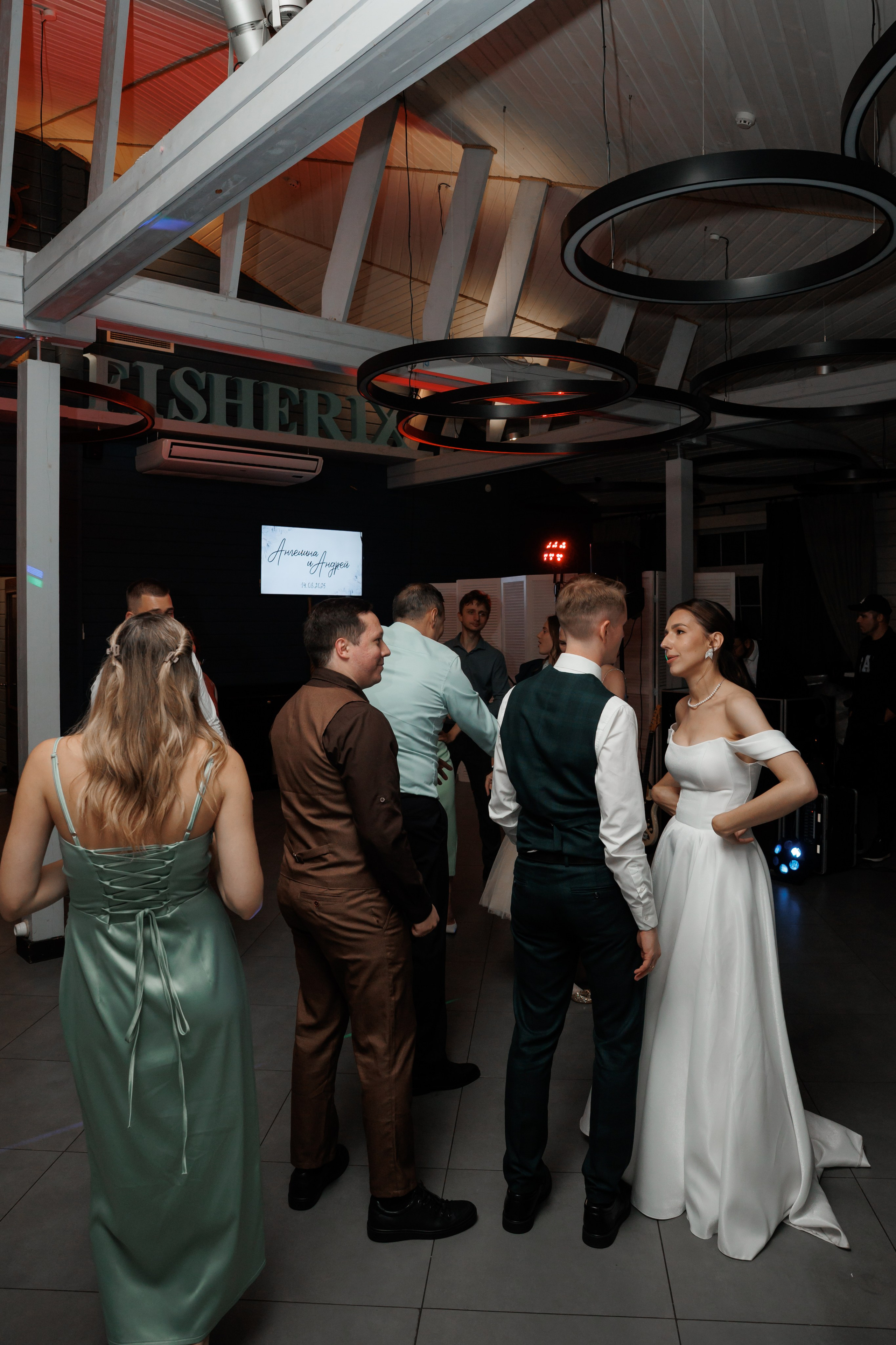 Регистрация в отеле Fish Point, ЗАГС Бутово, прогулка в Остафьево. Свадебный и репортажный фотограф (Москва, Королев и другие)