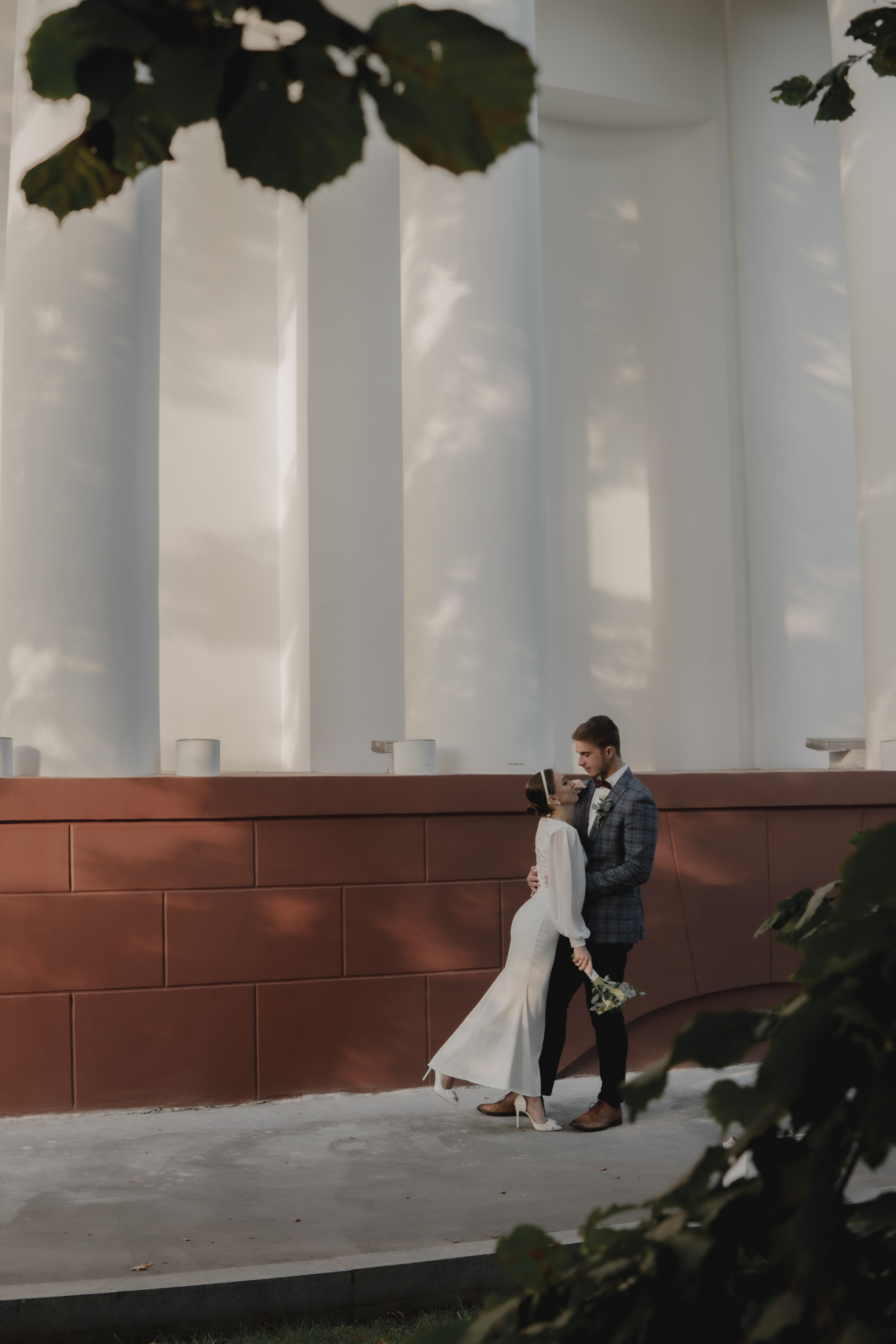 Свадебная прогулка. Мы тонем в лучах нежных объятий. Свадебный и портретный фотограф в Москве, Светлана Янковая