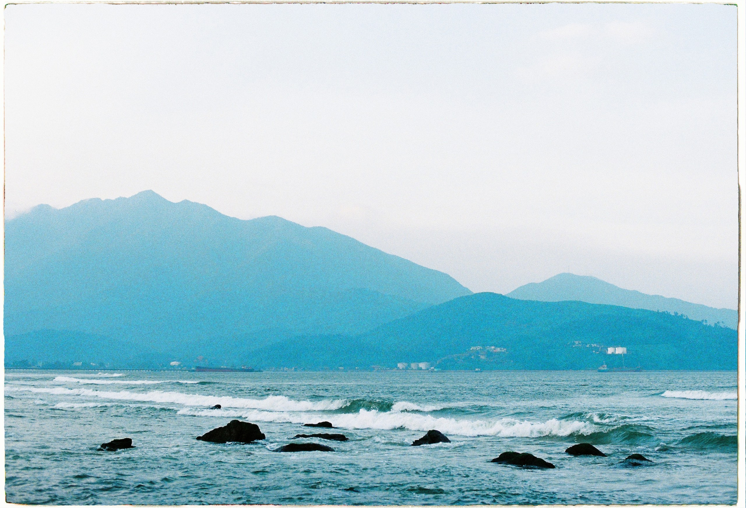 Danang visual diary. Film Photographer in Da Nang, Vietnam — Tanya Parfenteva