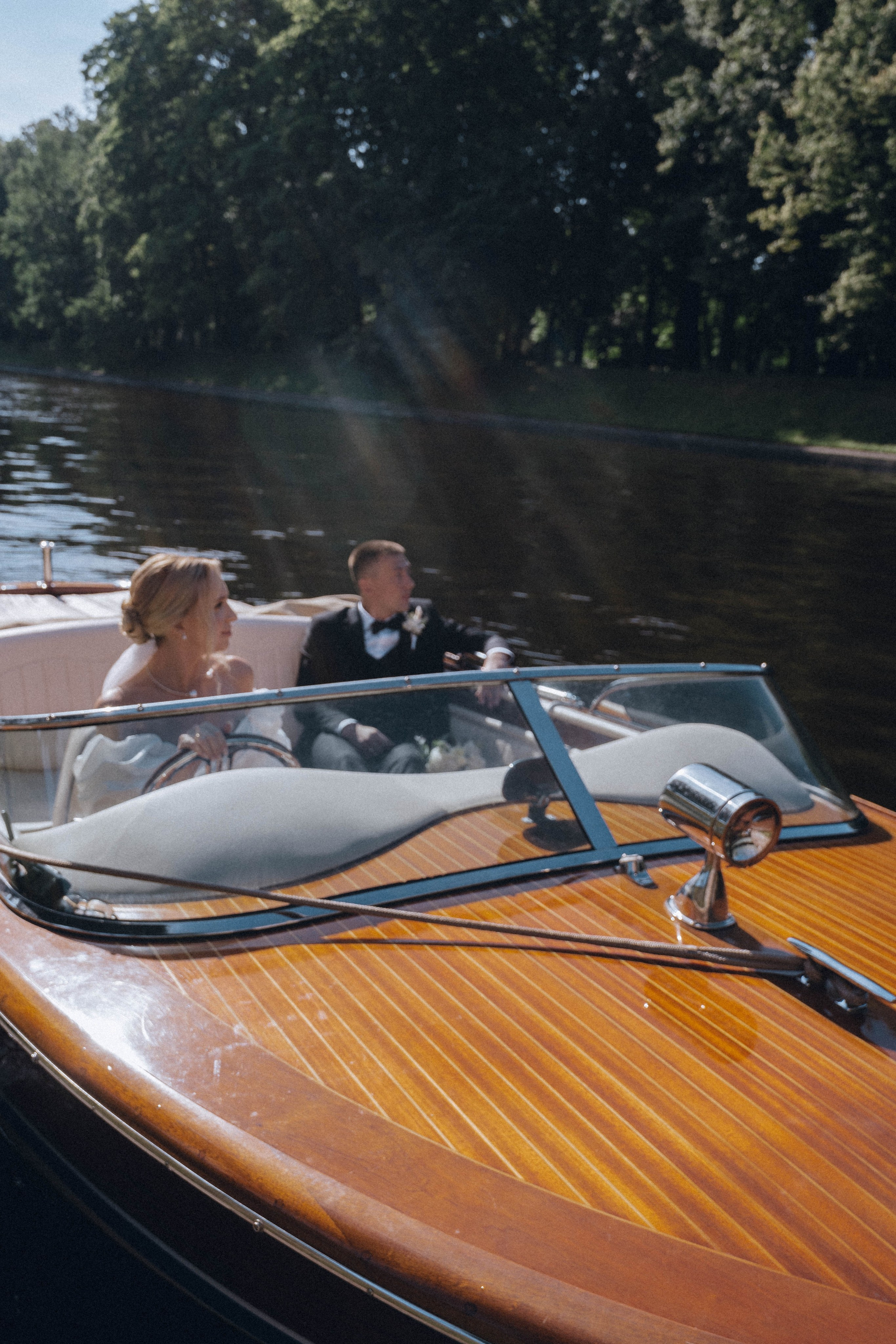 СВАДЕНБНАЯ СЬЕМКА НА КАТЕРЕ ПО КАНАЛАМ САНКТ-ПЕТЕРБУРГА И В АКВАТОРИИ НЕВЫ. Профессиональный фотограф, Санкт-Петербург — Виктория Богомолова