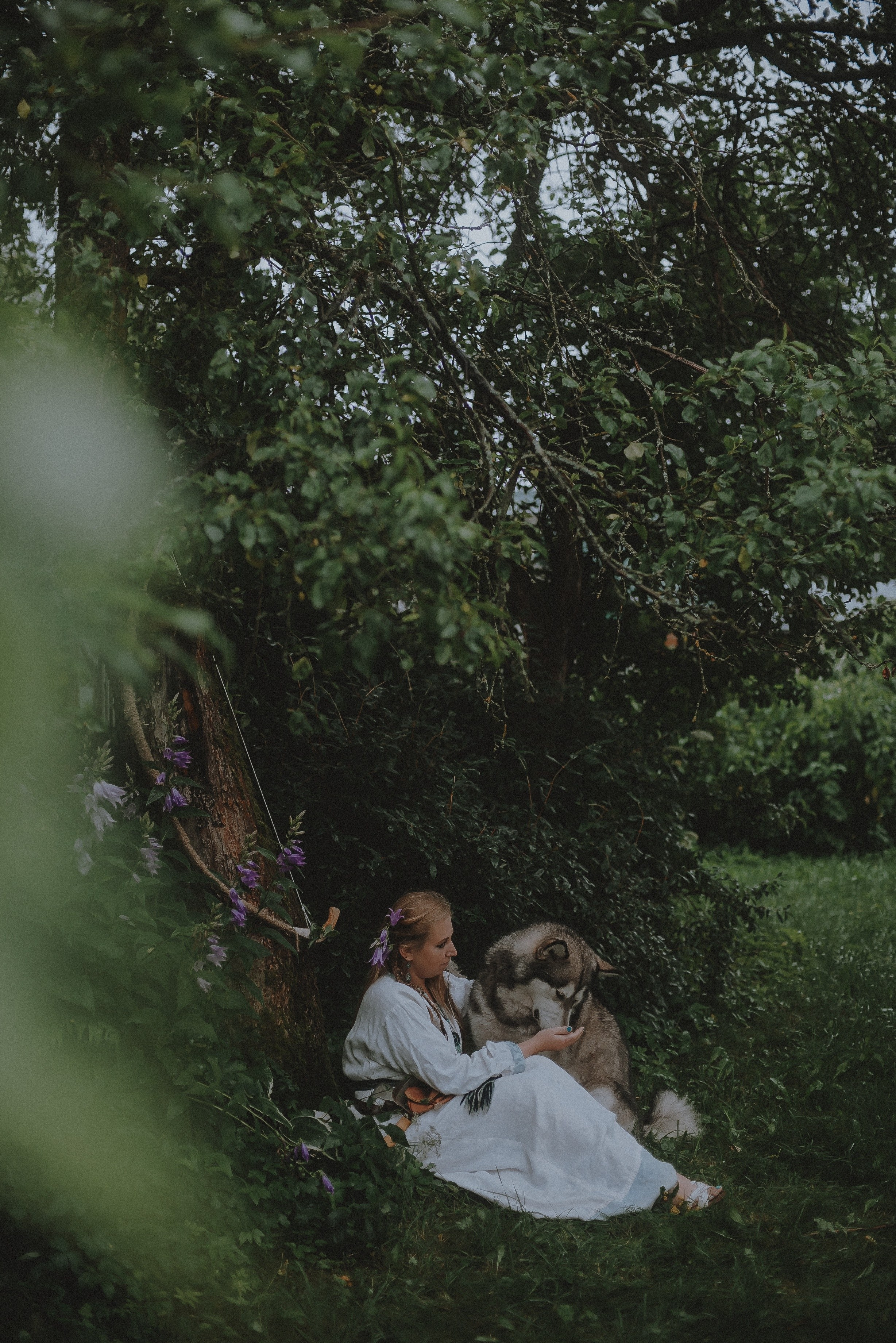 Славянская мифология. Богиня Девана, бог Сварог и волк Ратибор. Свадебный и семейный фотограф в Москве Сажина Кристина КиМ. Свадебный оператор в Москве Сажин Максим