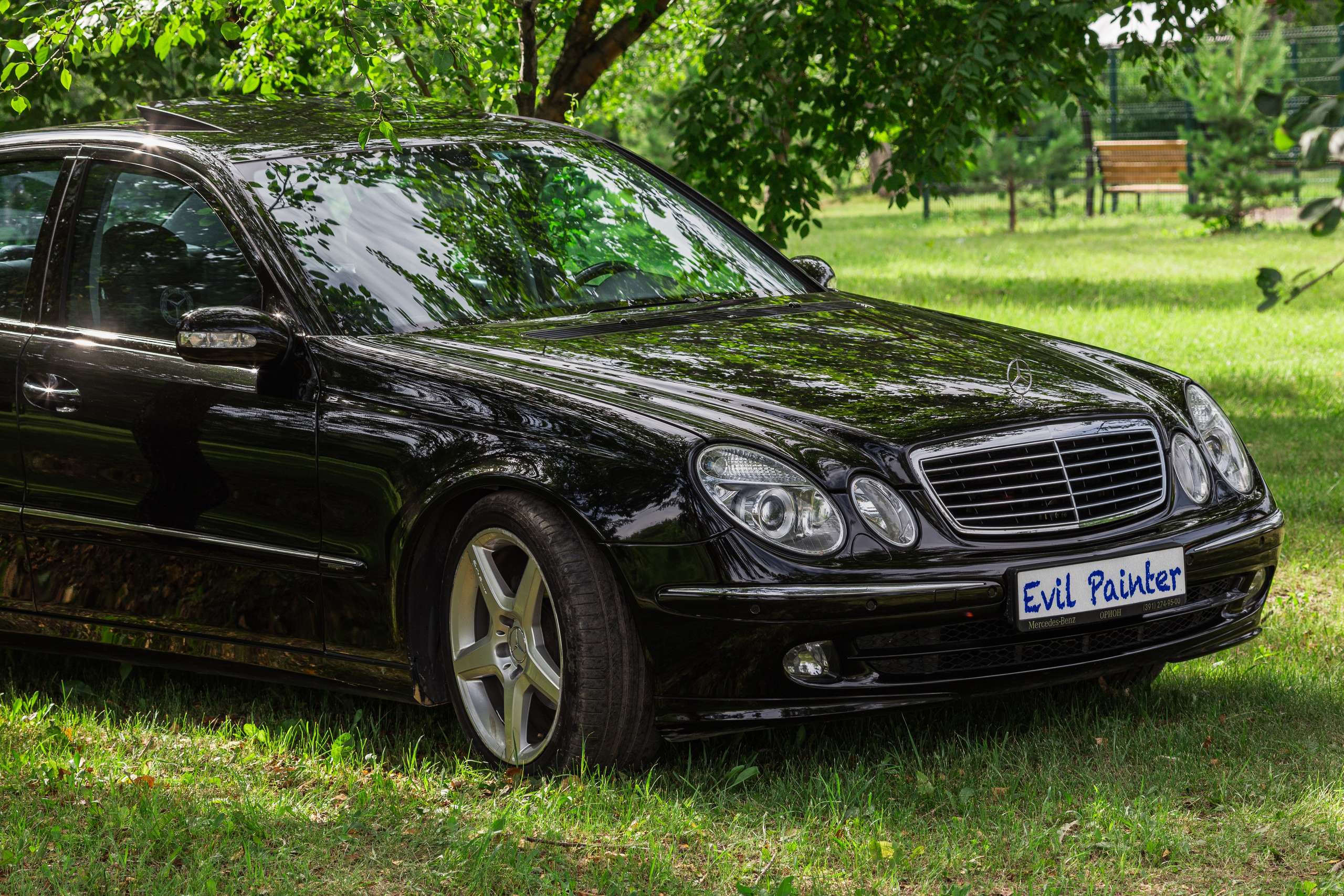 Фотосъемка автомобиля Mercedes для Evil Painter. Интерьерный фотограф и ретушер в Красноярске Денис Антропов