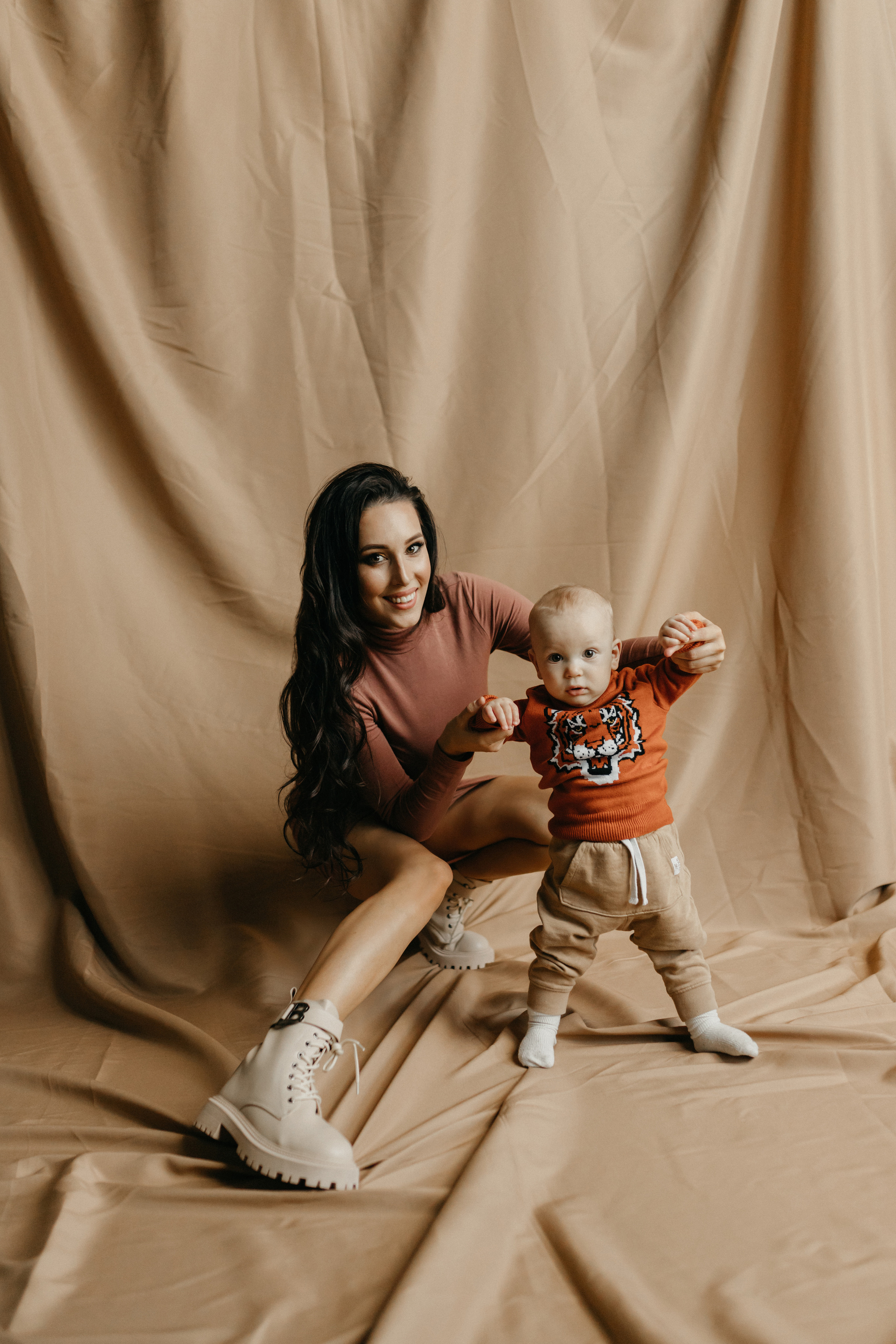 Вика и Артём. Услуги Фото и Ретуши