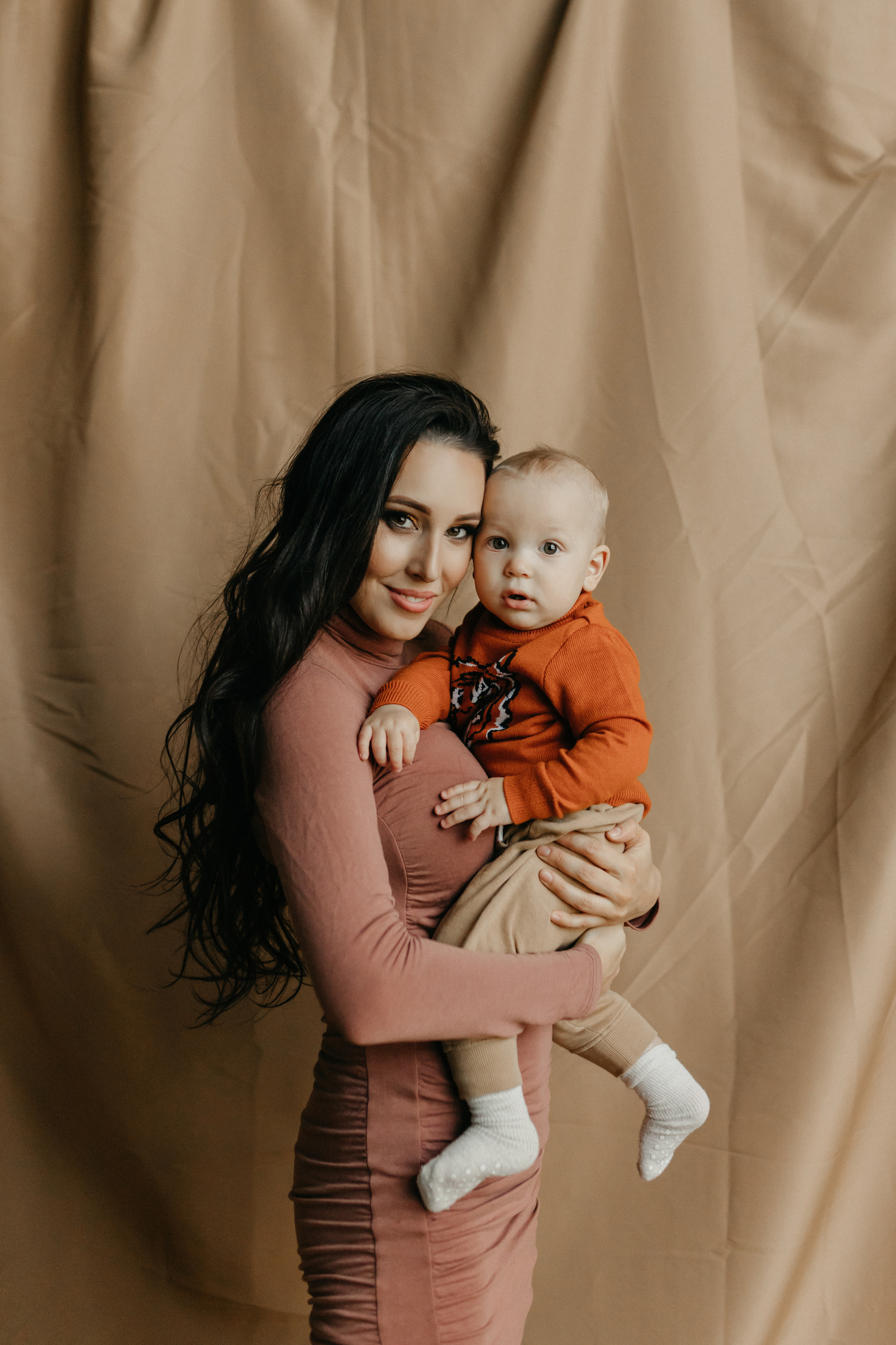 Вика и Артём. Услуги Фото и Ретуши