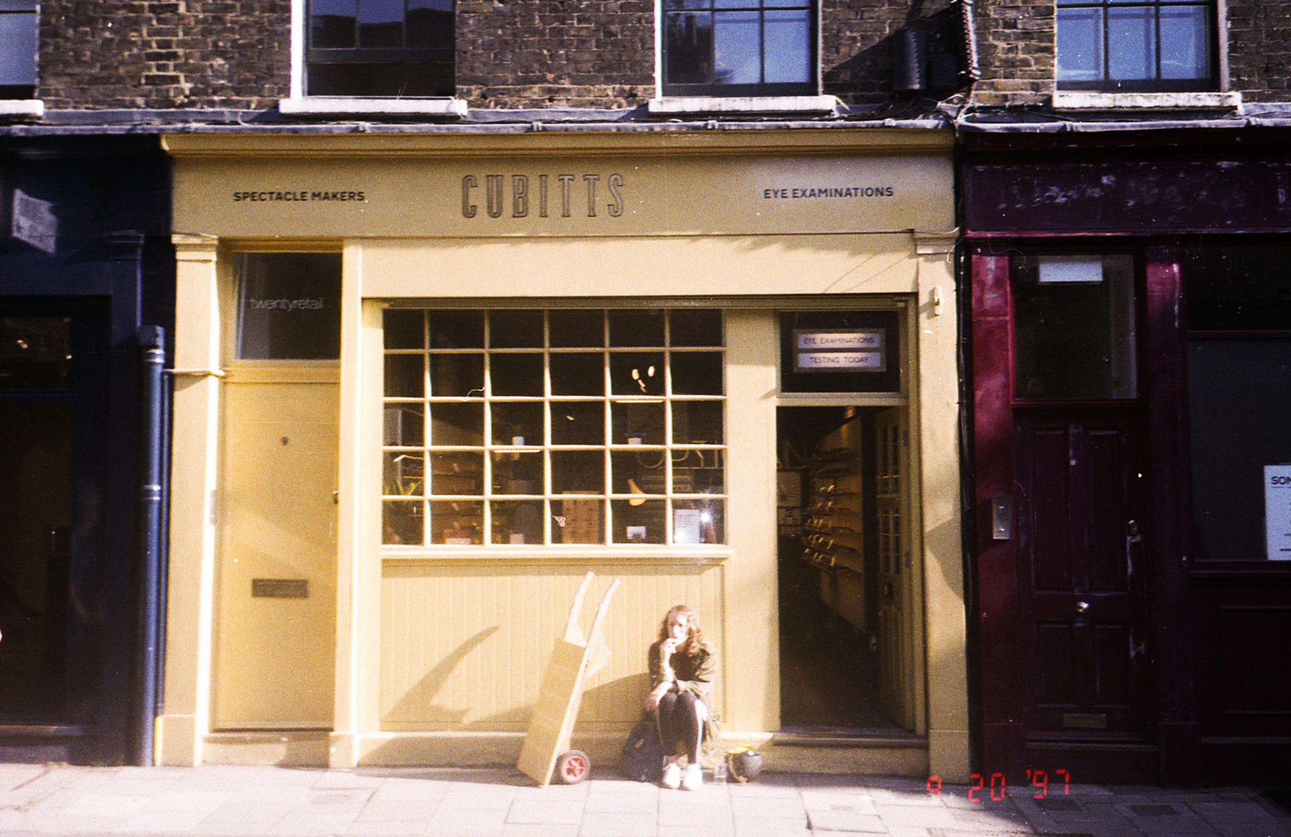 Analog London. Iraogo