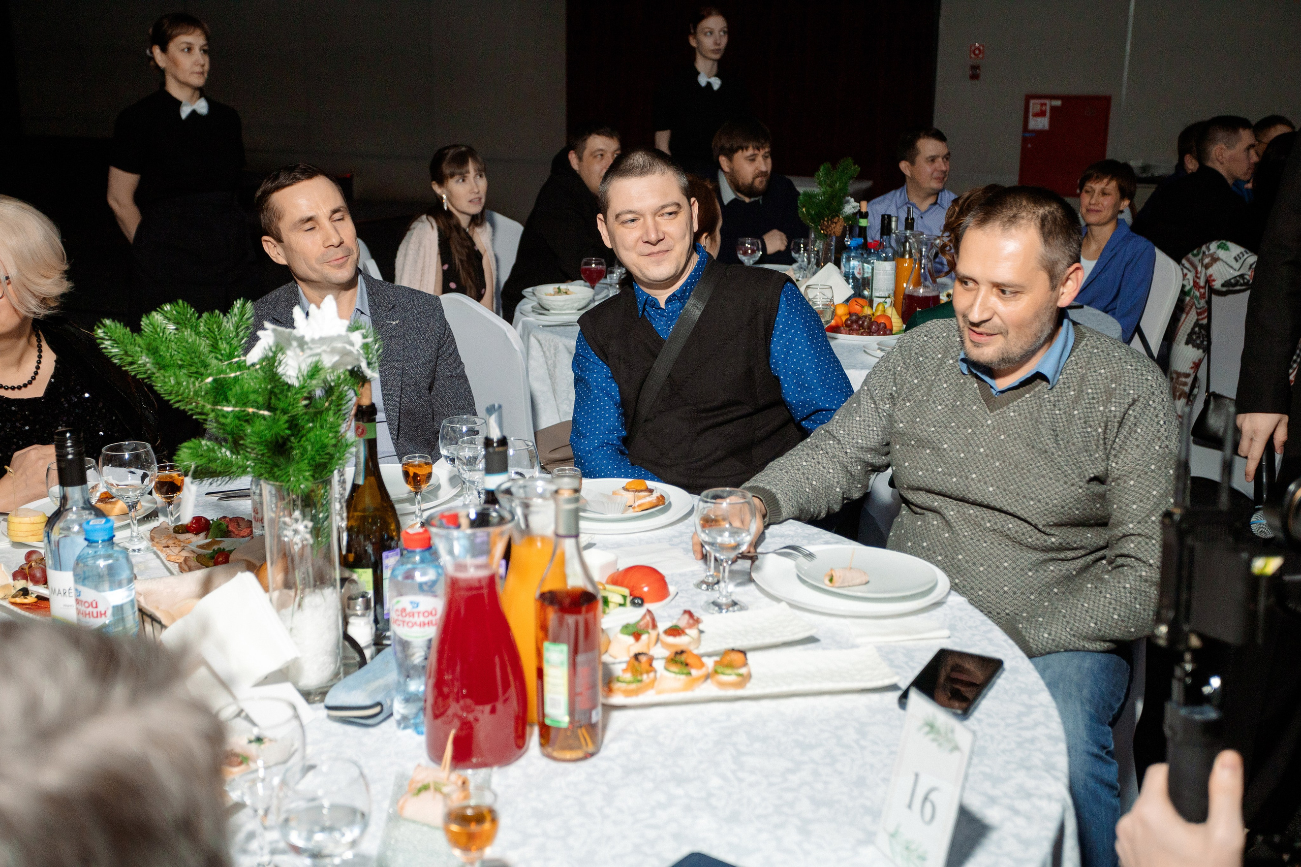 РЕПОРТАЖ: НОВЫЙ ГОД В ДК МЕТАЛЛУРГ. Профессиональный фотограф в Ижевске Леша Петров