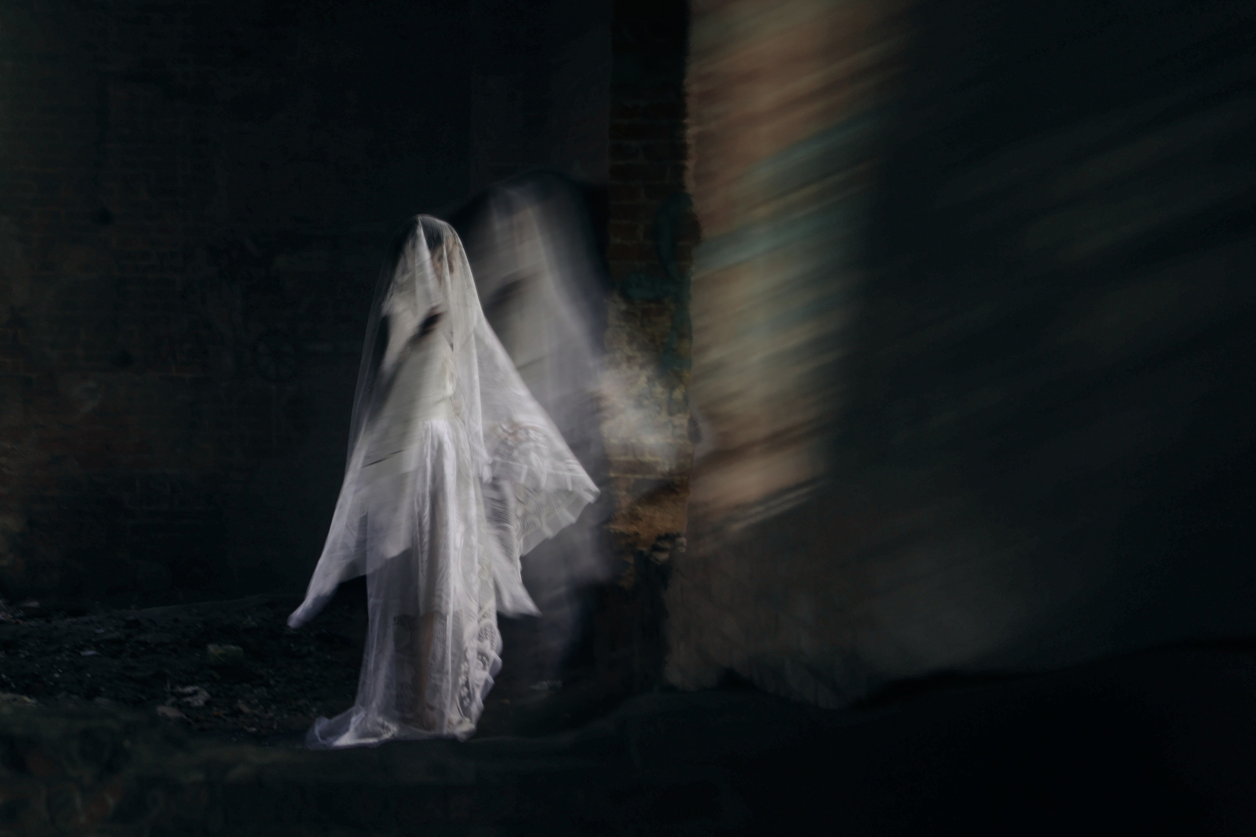 невеста на заброшке