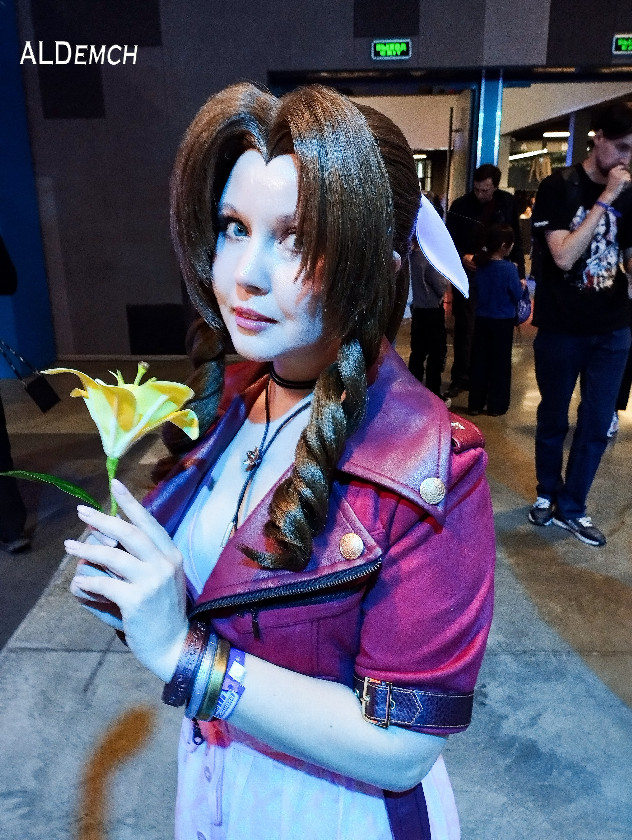 Аниме картинки персонажей и косплей фото в России Москве