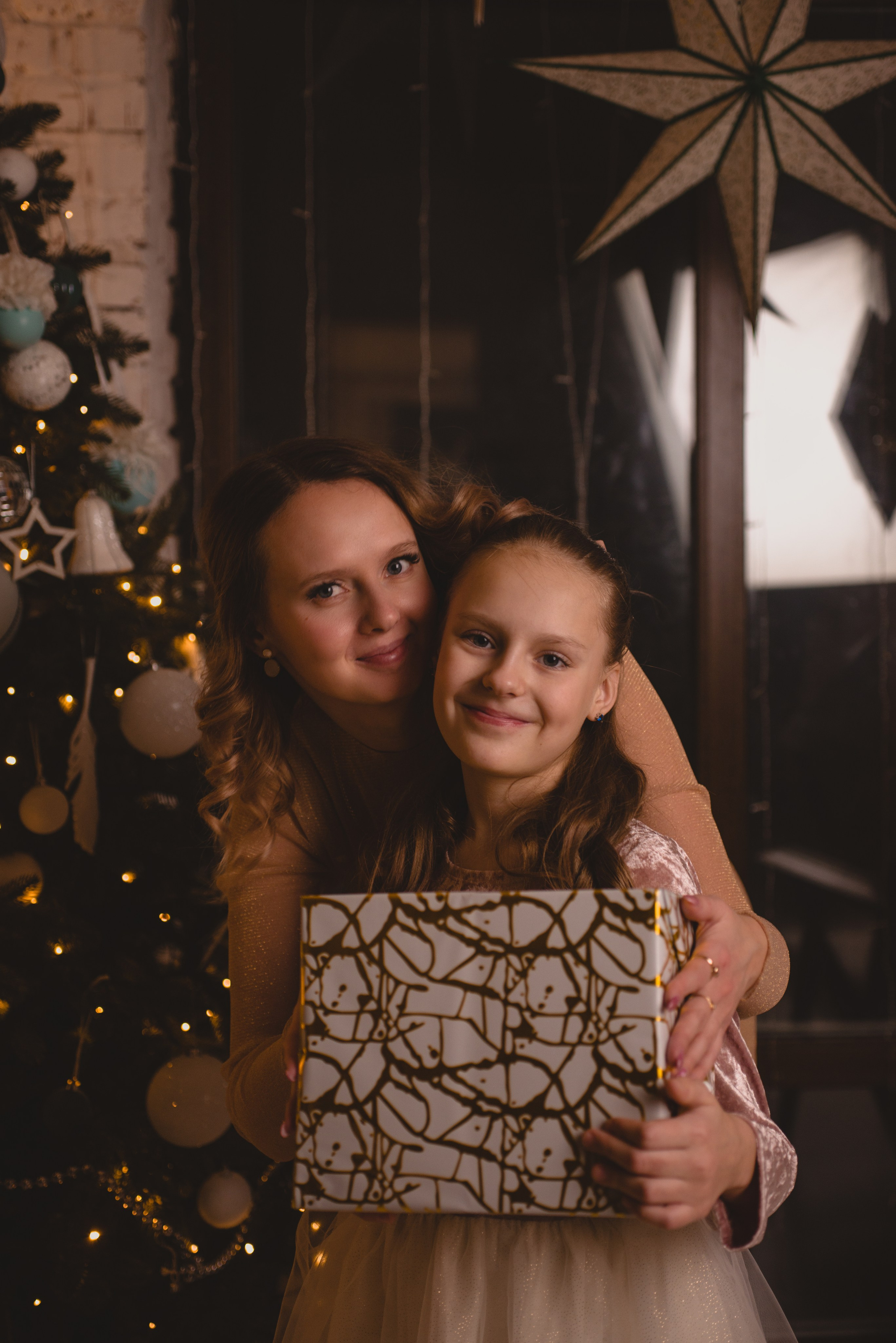 Юля и Настя в студии. Фотограф Людмила Белова