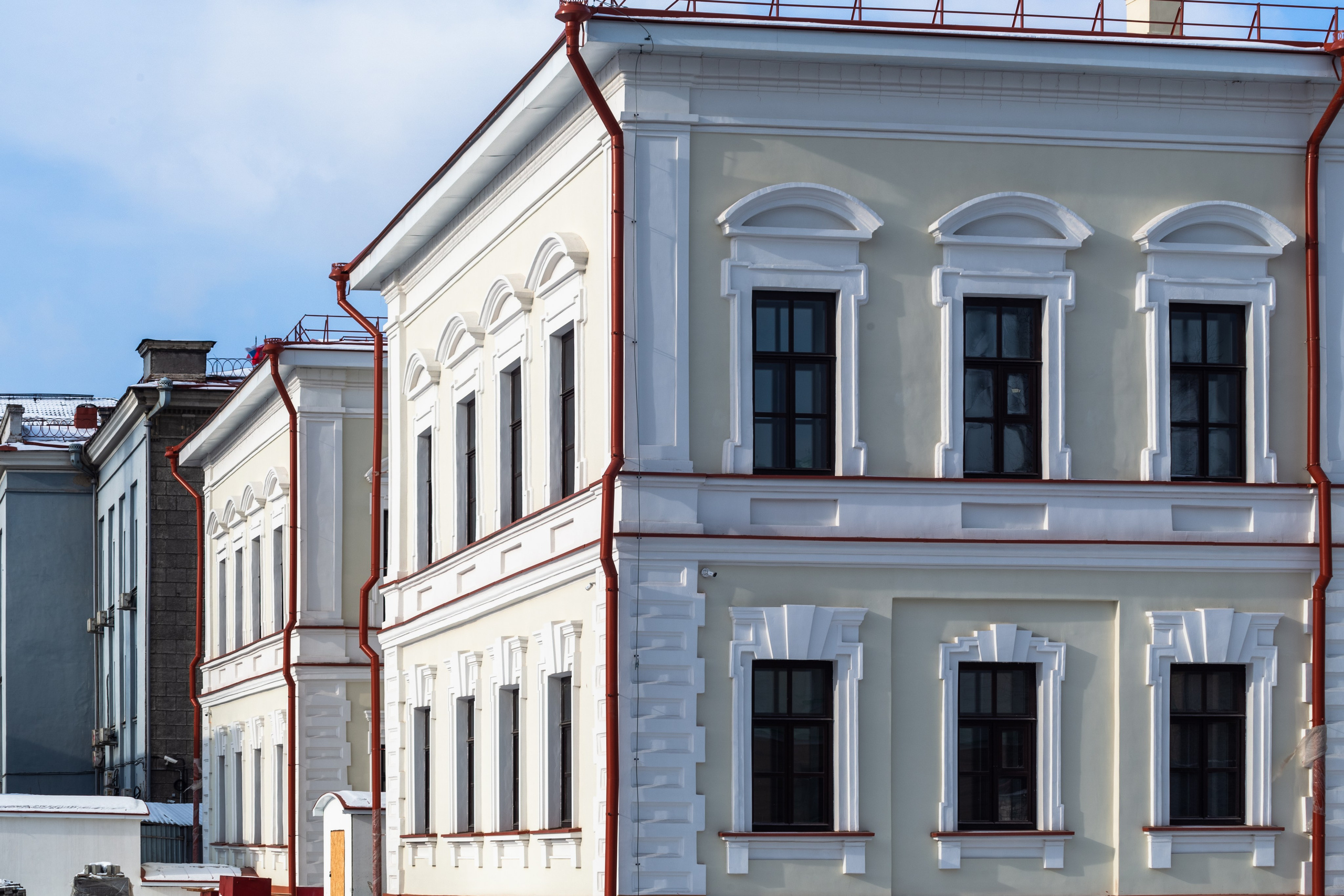 Отреставрированный «Дом Мясникова» на Вейнбаму, заказчик ООО «Гуриати». Интерьерный фотограф и ретушер в Красноярске Денис Антропов